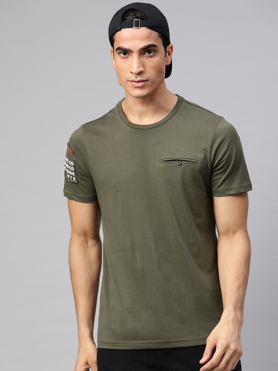 

Roadster Men Olive Green Solid Pocket Detail Round Neck T-shirt