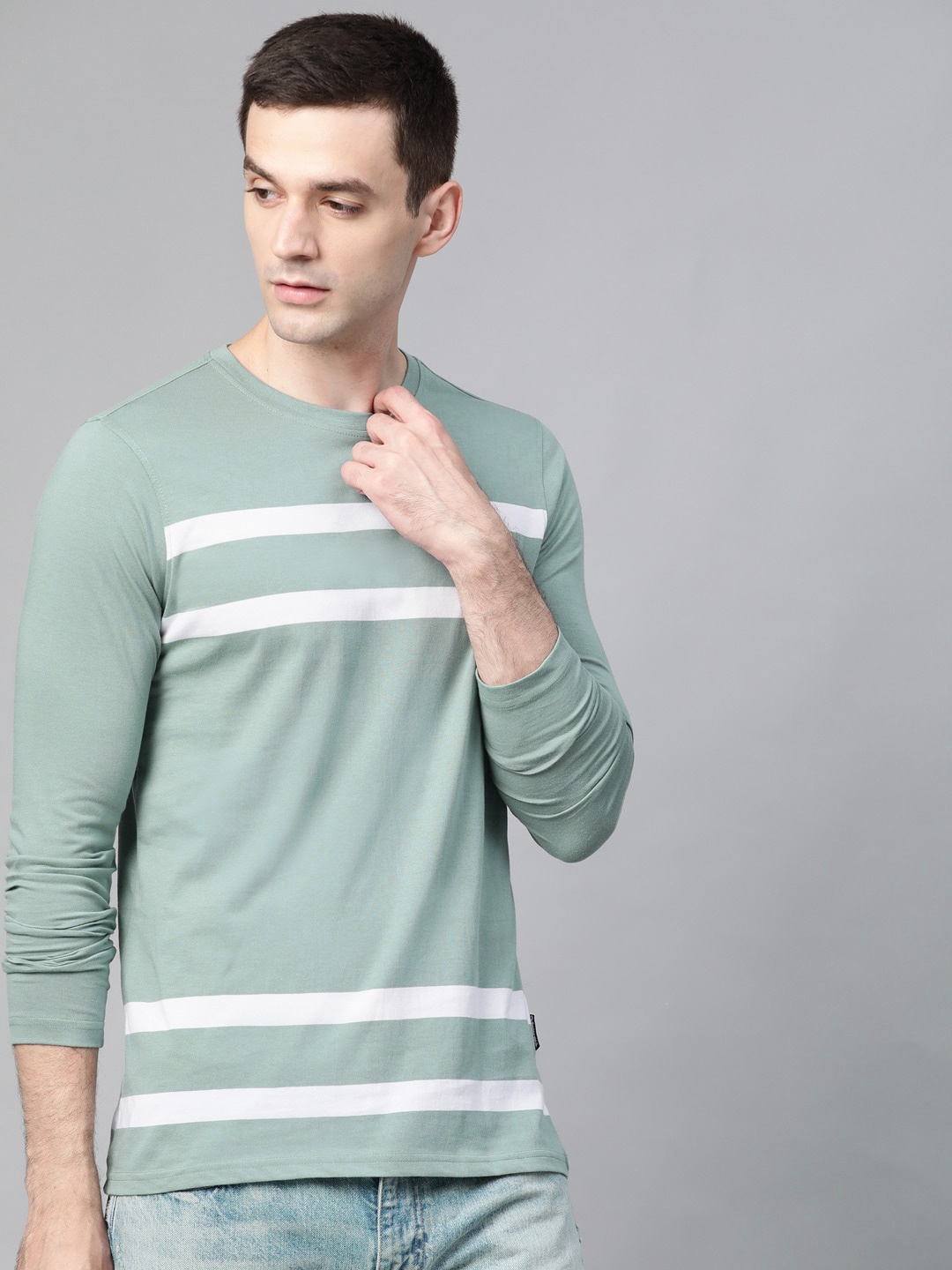 

Roadster Men Sea Green White Striped Round Neck Pure Cotton T-shirt