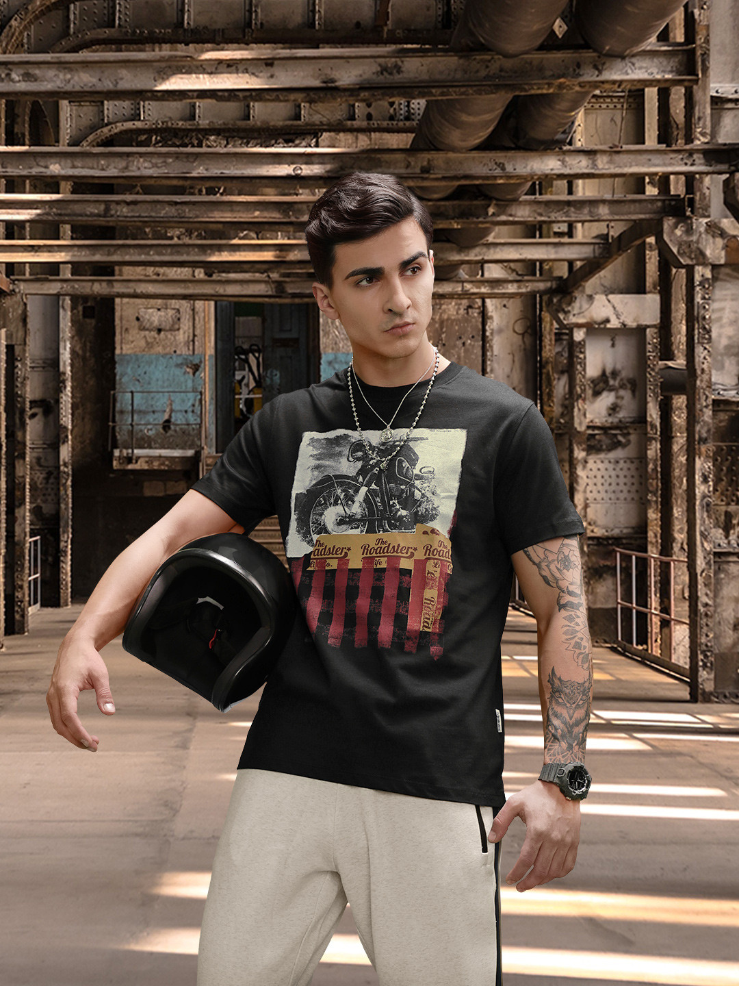 

Roadster Men Black Beige Printed Round Neck Pure Cotton T-shirt