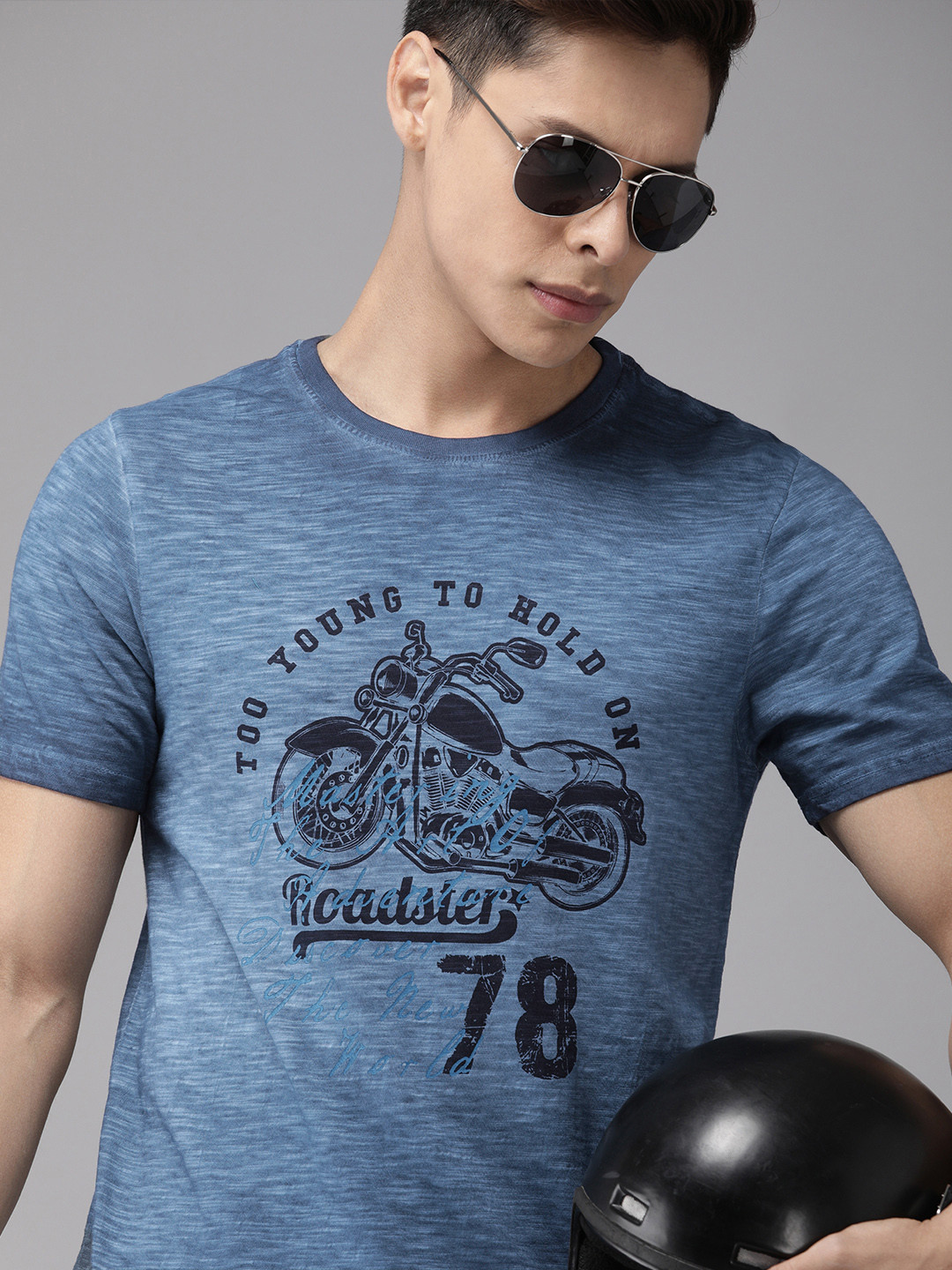 

Roadster Men Blue Printed Round Neck Pure Cotton T-shirt