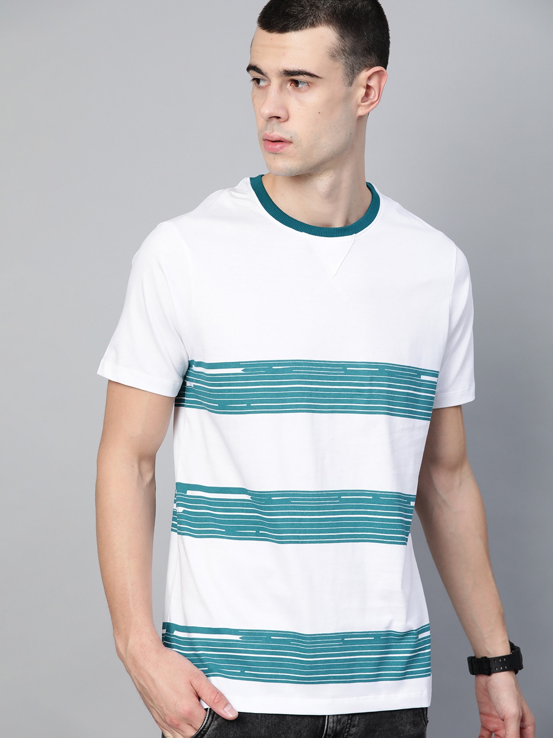 

Roadster Men White Teal Blue Striped Round Neck Pure Cotton T-shirt
