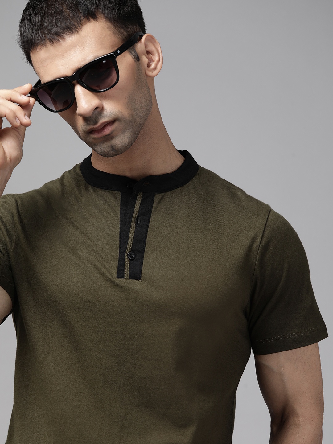 

Roadster Men Olive Green Black Pure Cotton Henley Neck Pure Cotton T-shirt