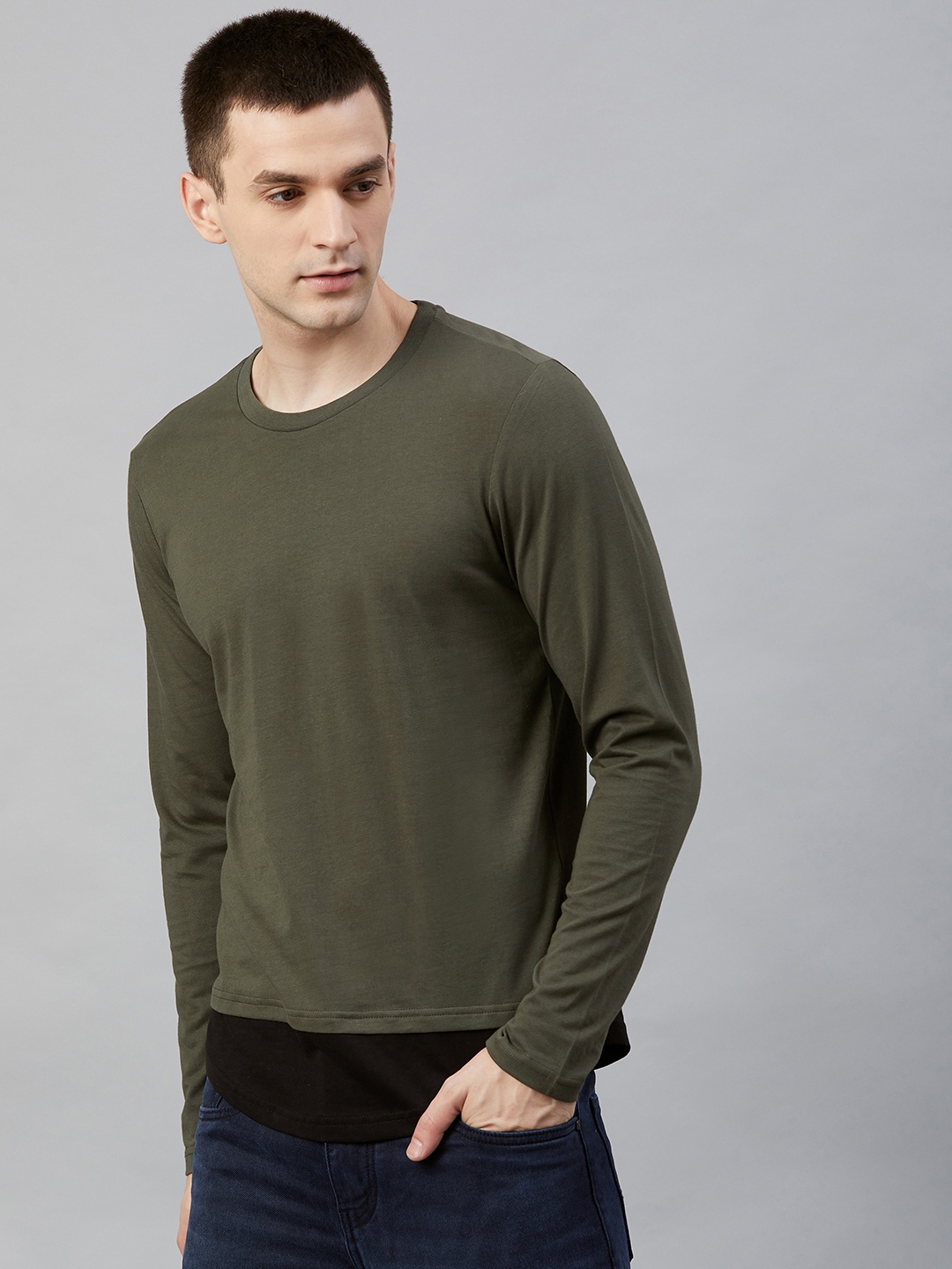 

Roadster Men Olive Green Solid Round Neck T-shirt