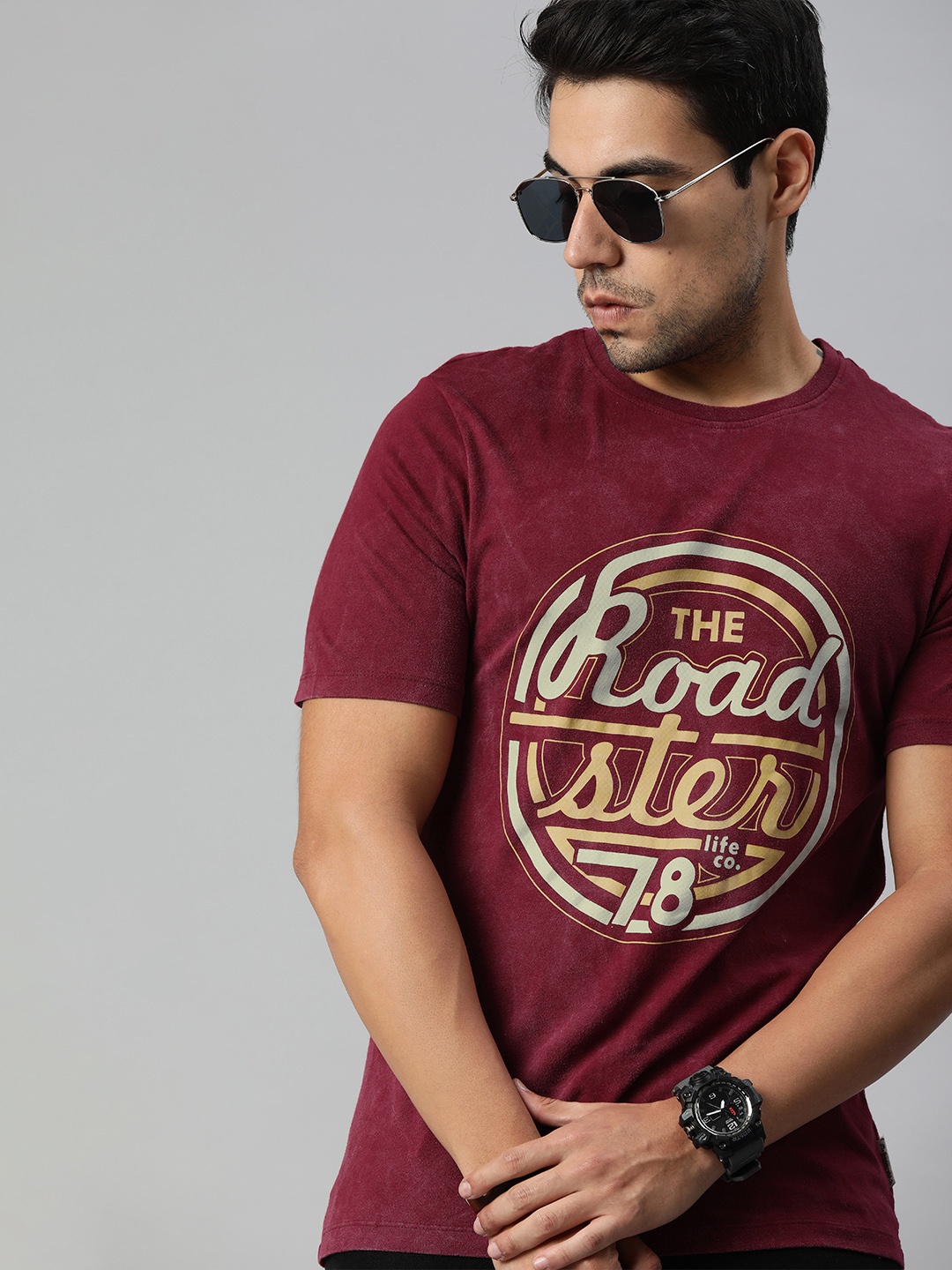 

Roadster Men Maroon Printed Round Neck T-shirt
