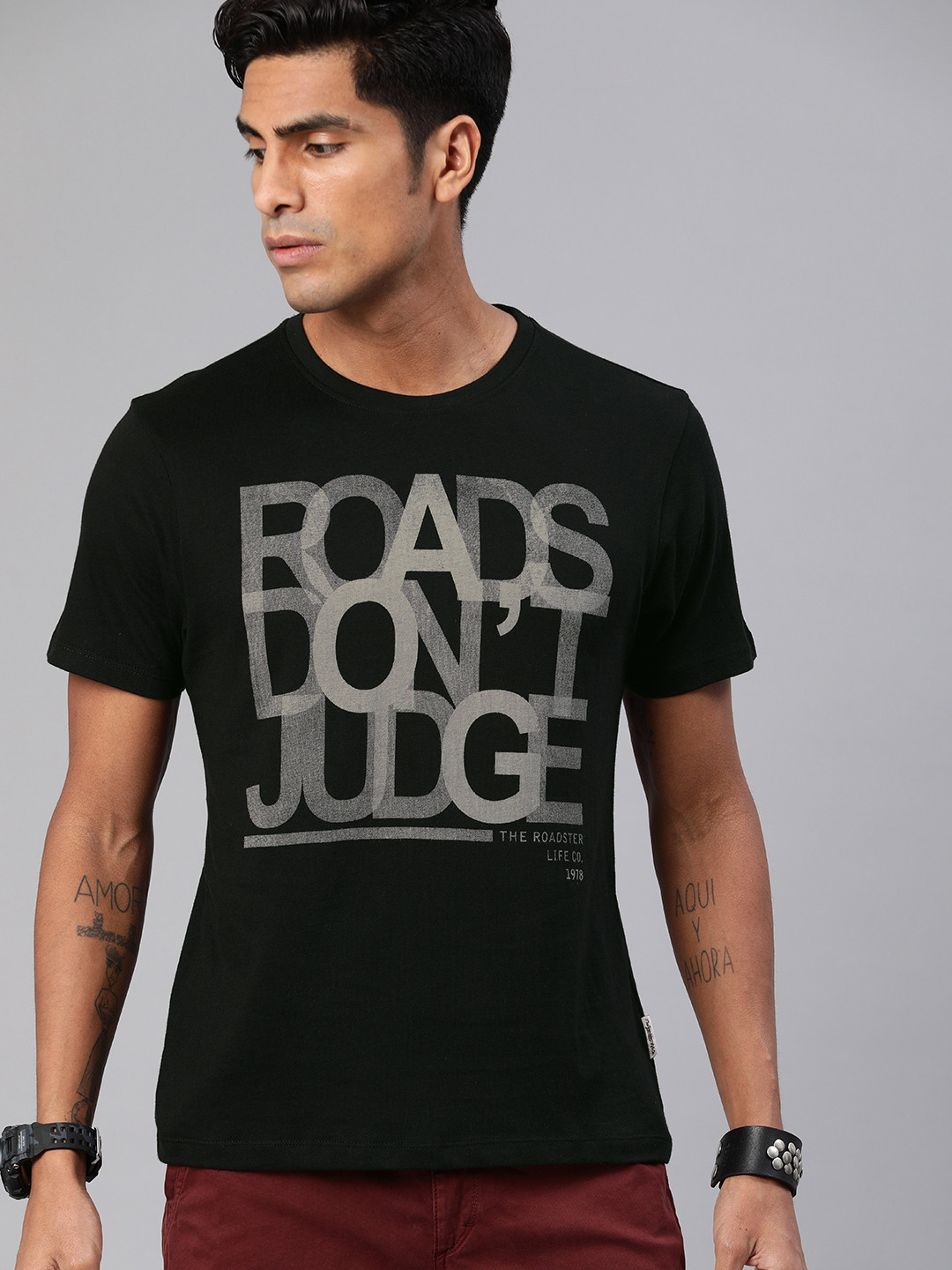 

Roadster Men Black and Beige Printed Round Neck T-shirt