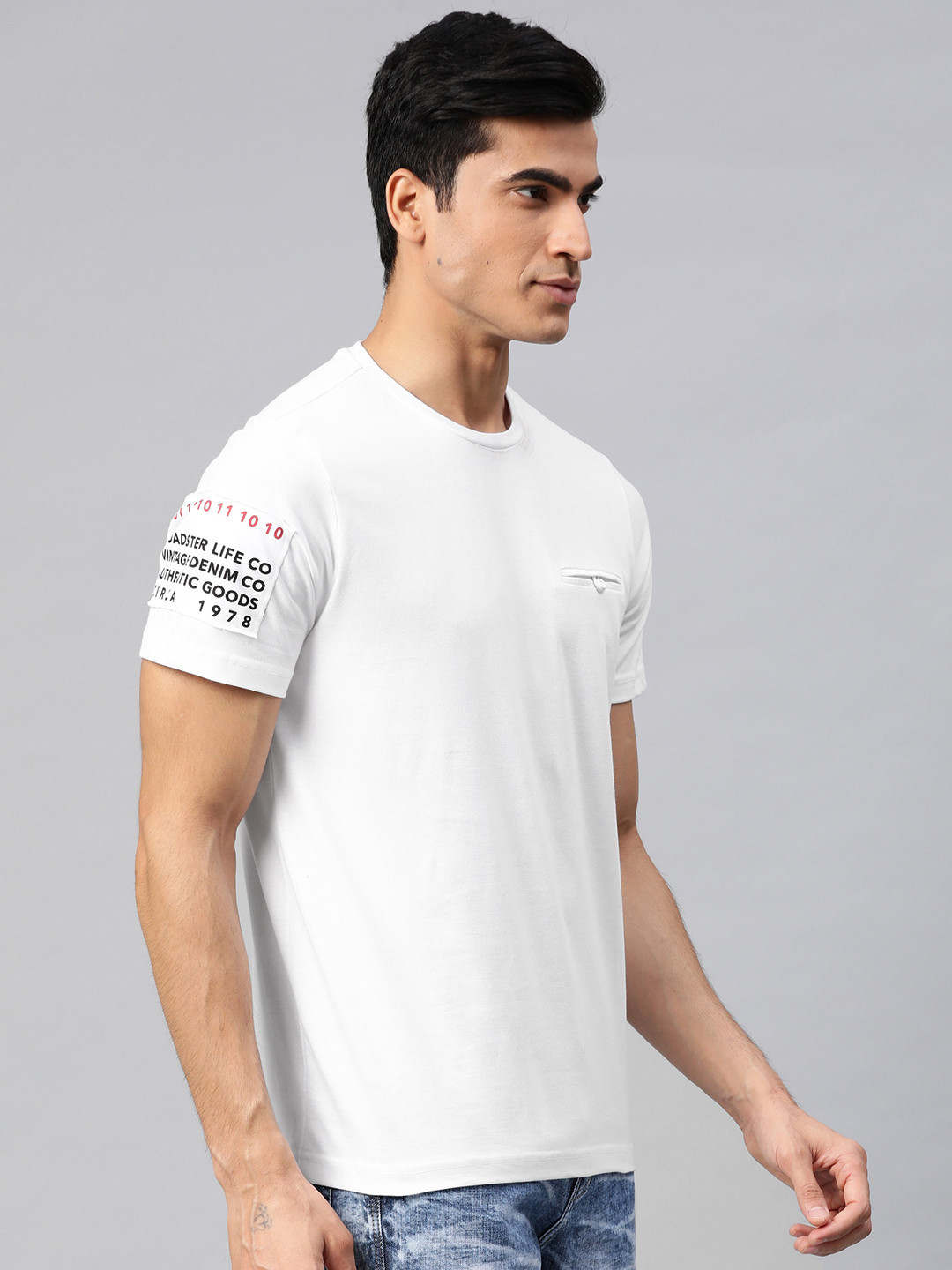 

Roadster Men White Solid Round Neck T-shirt