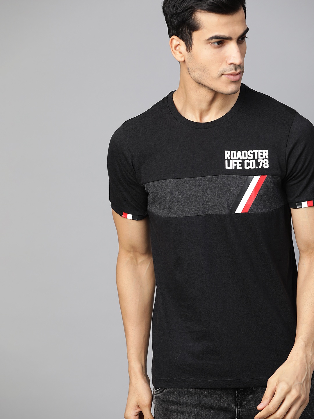 

Roadster Men Black & Charcoal Grey Colourblocked Round Neck T-shirt