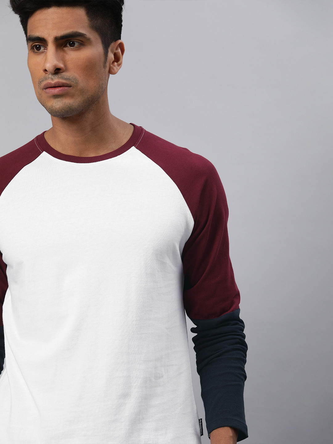 

Roadster Men White Solid Round Neck Pure Cotton T-shirt