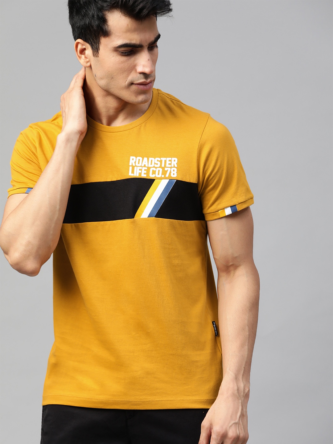 

Roadster Men Yellow Striped Round Neck Pure Cotton T-shirt