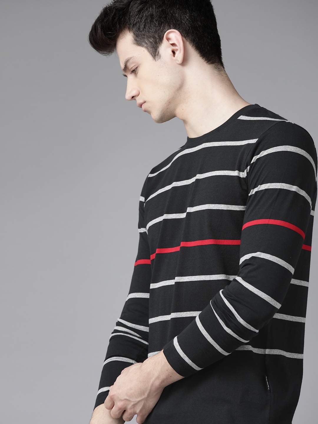 

Roadster Men Black Grey Melaneg Striped Round Neck Pure Cotton T-shirt