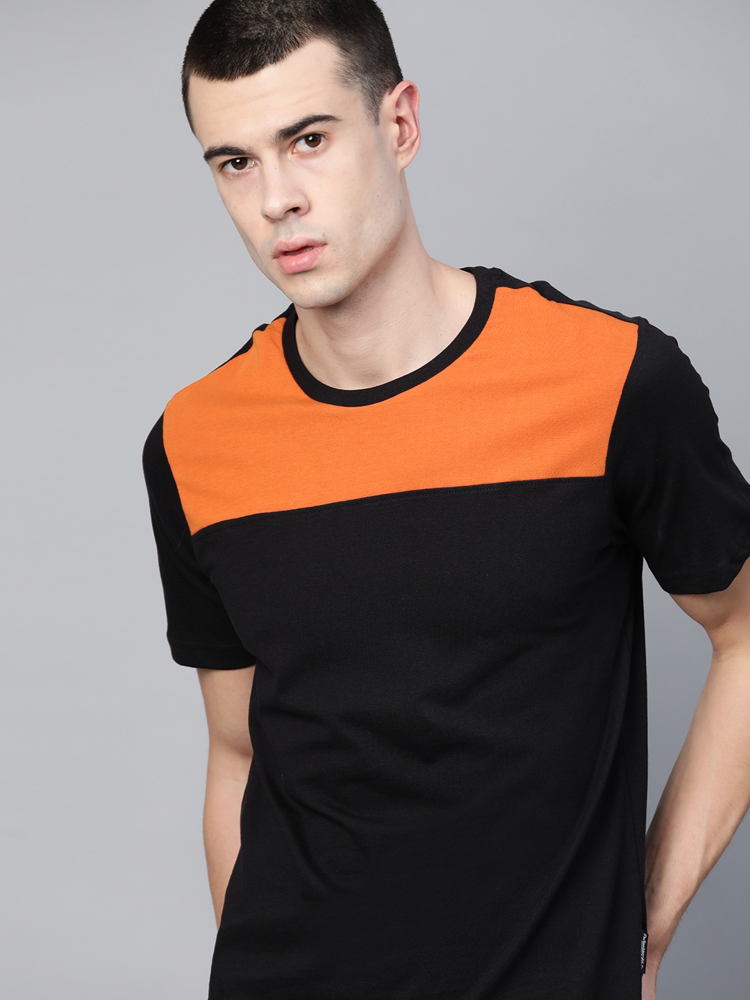 

Roadster Men Black Orange Colourblocked Round Neck Pure Cotton T-shirt