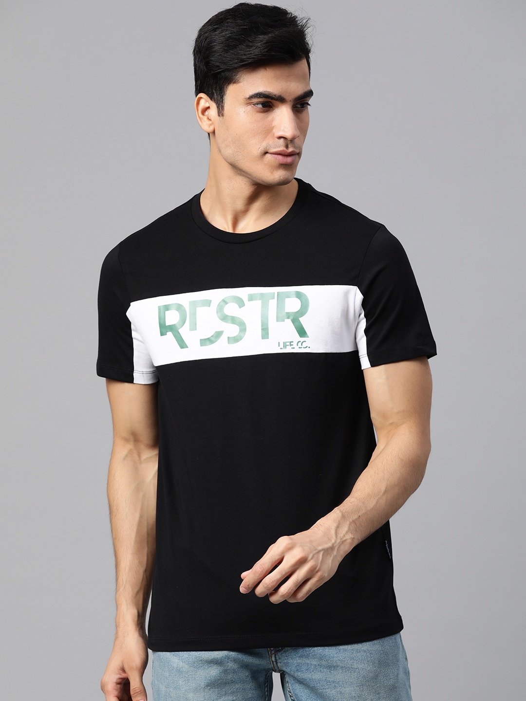 

Roadster Men Black Printed Round Neck T-shirt