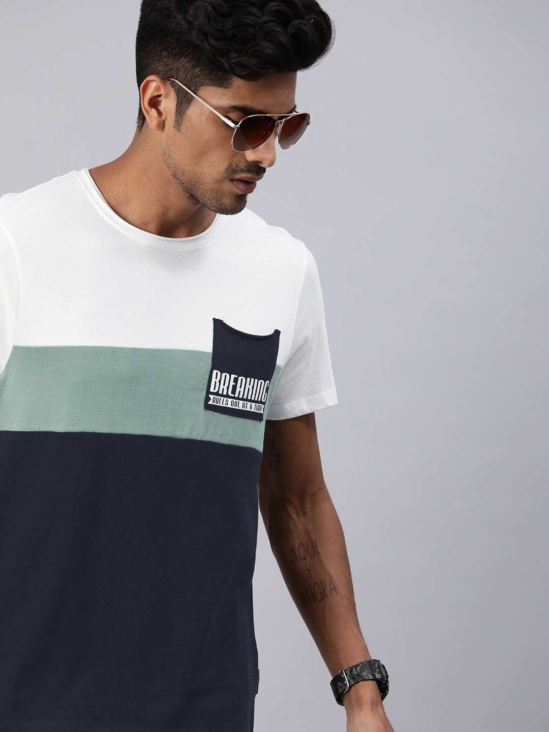 

Roadster Men White Green Colourblocked Round Neck Pure Cotton T-shirt