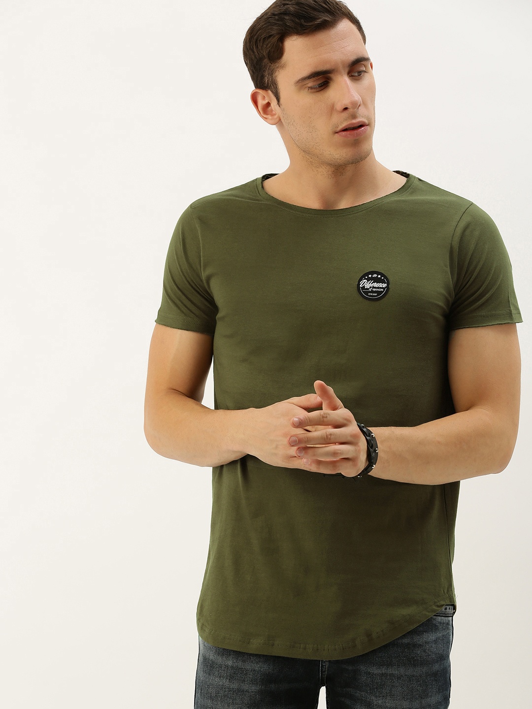 

Difference of Opinion Men Olive Green Solid Round Neck Pure Cotton T-shirt