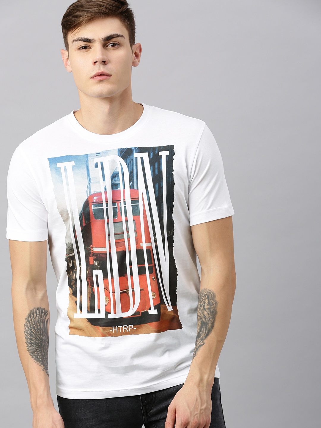 

Huetrap Men White Printed Round Neck Pure Cotton T-shirt