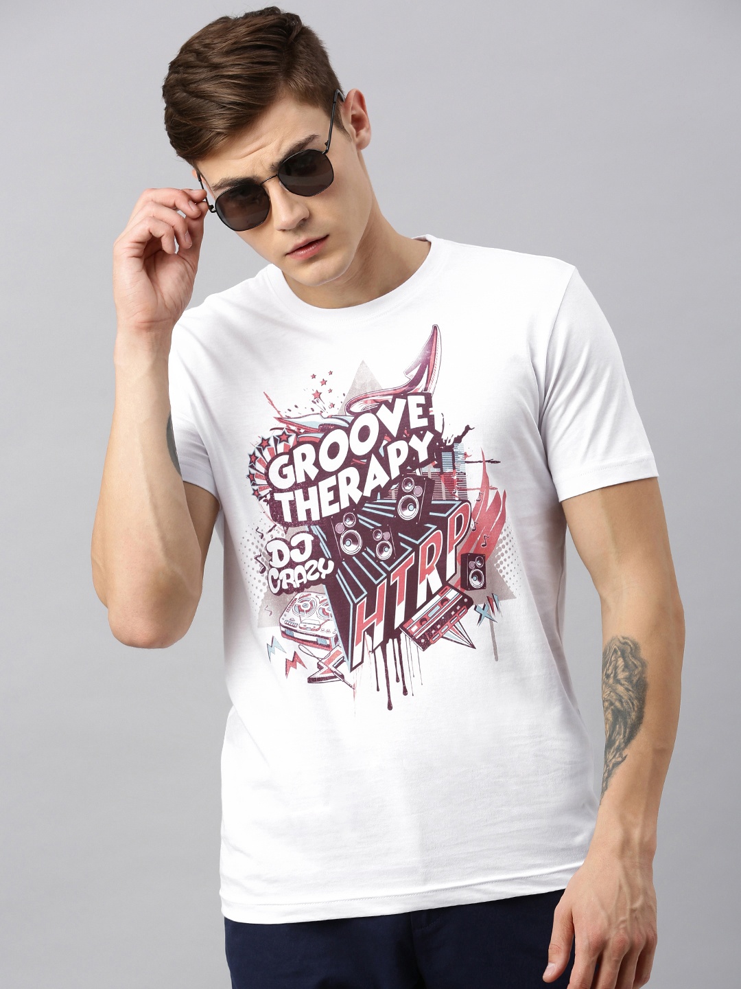 

Huetrap Men White Printed Round Neck Pure Cotton T-shirt