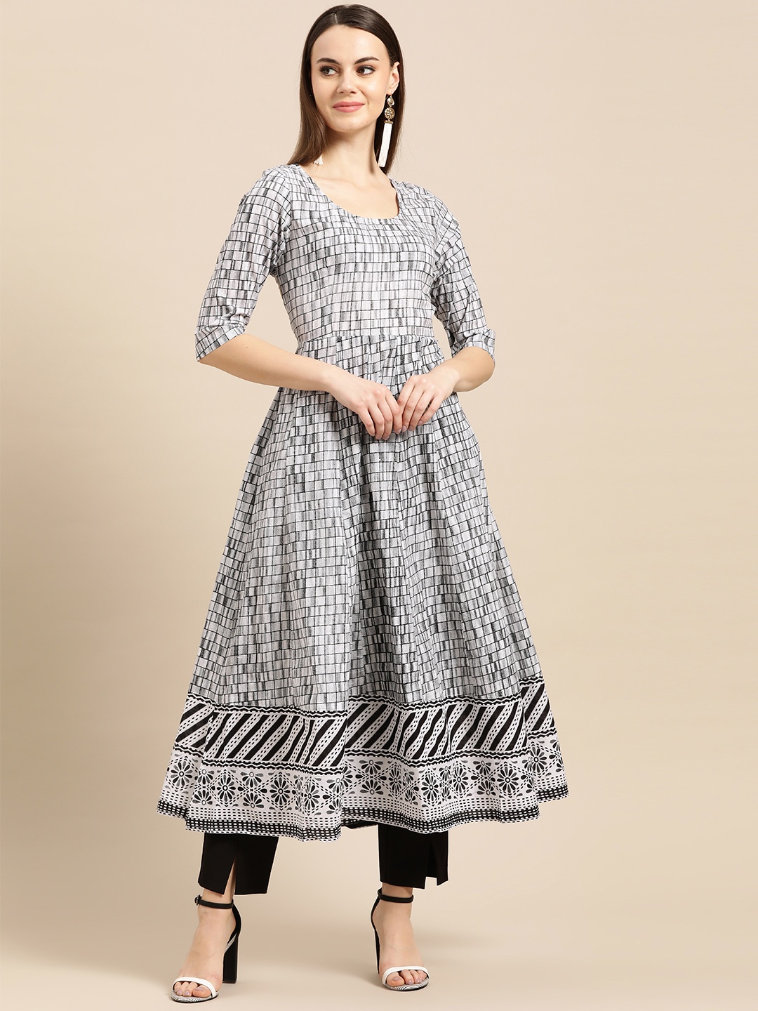 

Nayo Women Off-White & Black Checked Anarkali Kurta