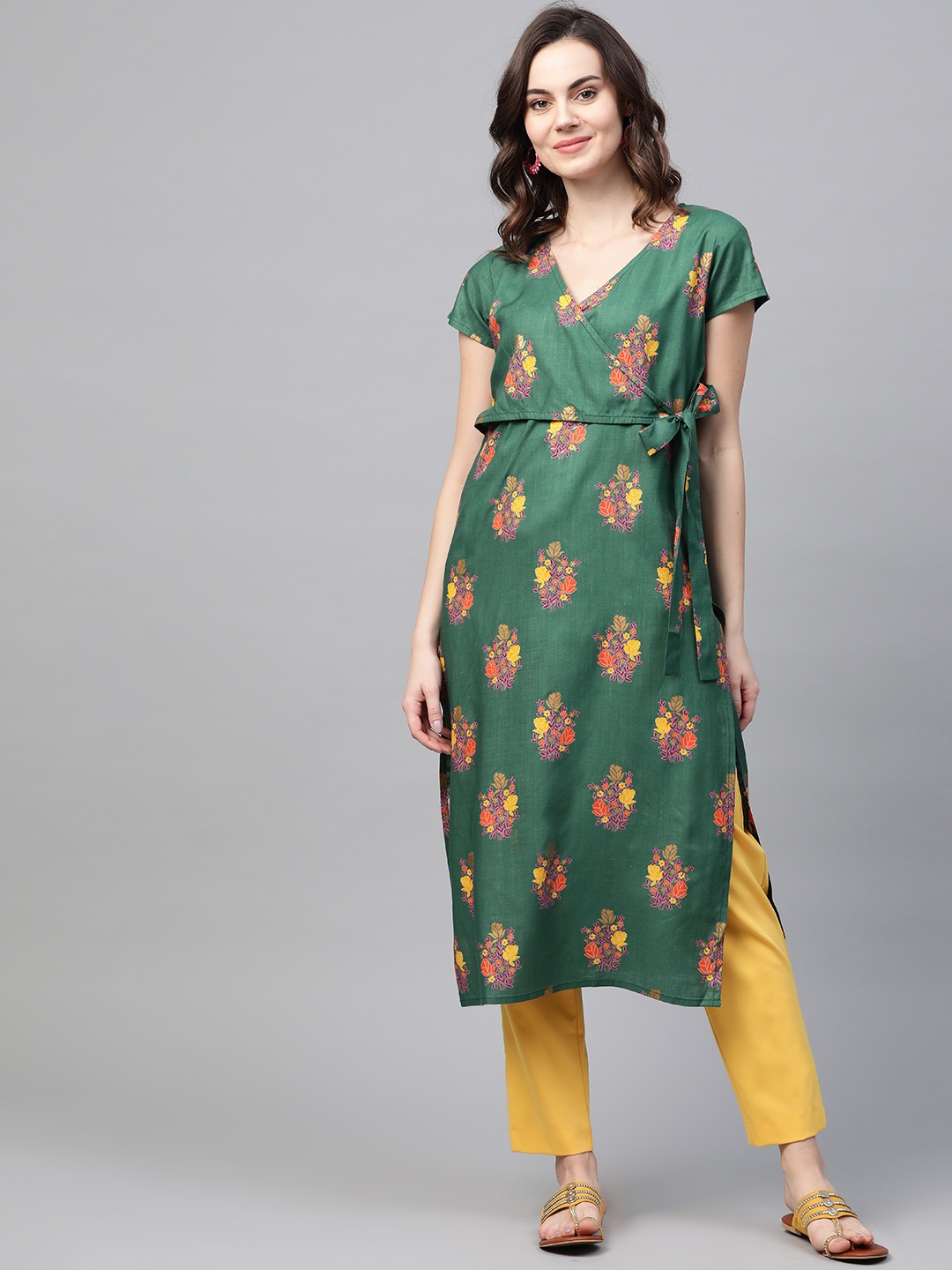 

AHIKA Women Green & Magenta Printed Straight Kurta