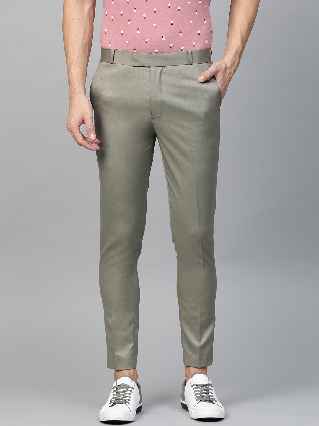 

DENNISON Men Green Smart Tapered Fit Solid Chinos