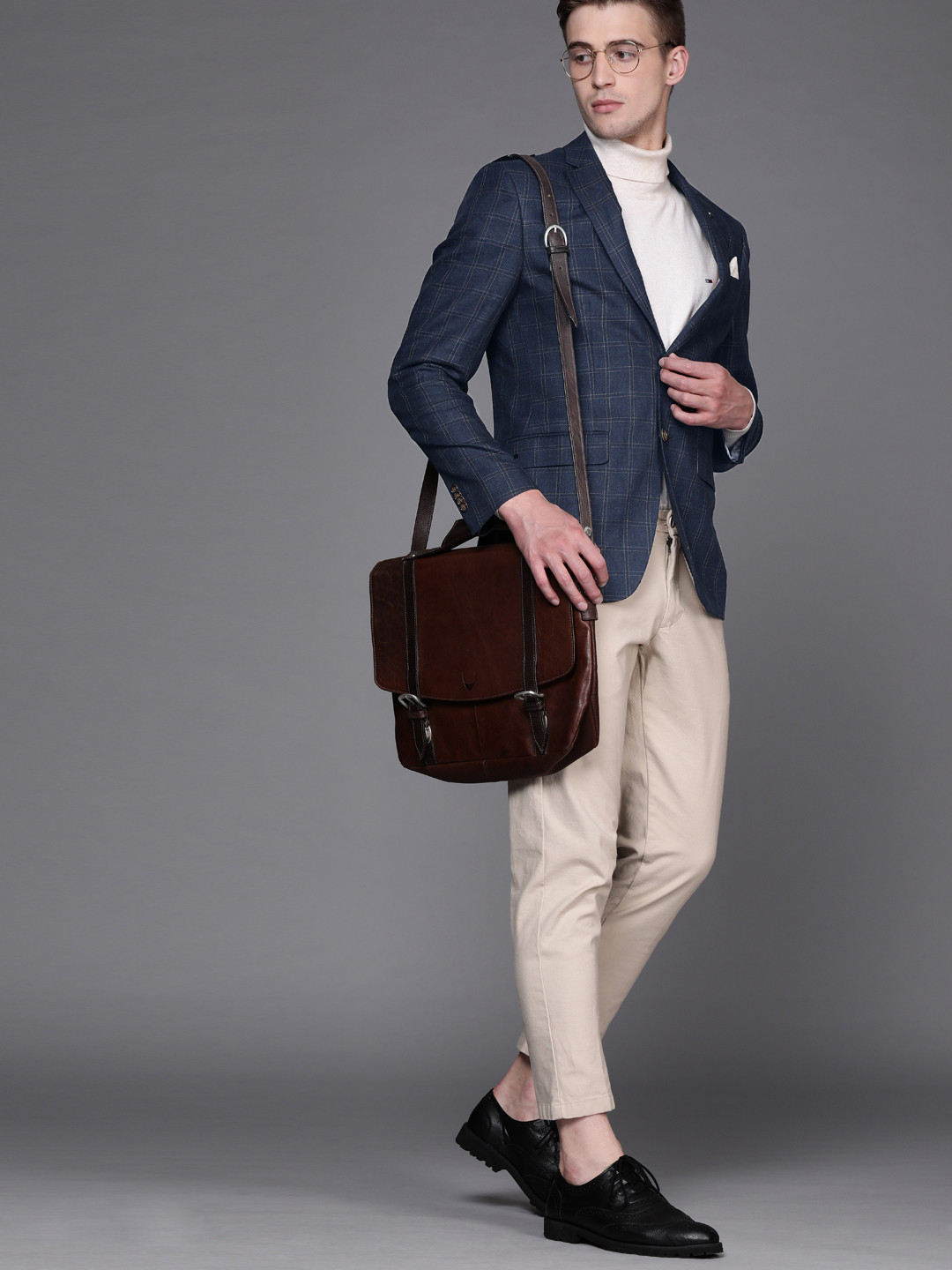 

Louis Philippe Men Navy Blue & Beige Slim Fit Single-Breasted Checked Formal Linen Blazer