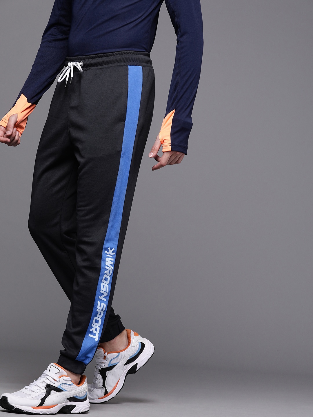 

WROGN ACTIVE Men Navy Blue Regular Fit Solid Joggers With Side Stripes
