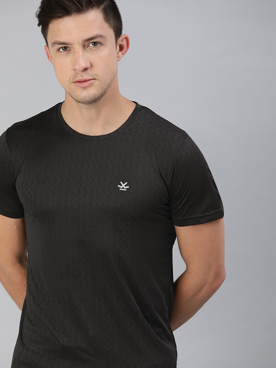 

WROGN ACTIVE Men Black Self Design Round Neck T-shirt