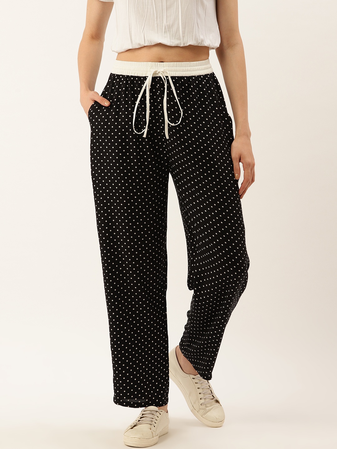 

Taurus Women Black & White Regular Fit Printed Parallel Trousers