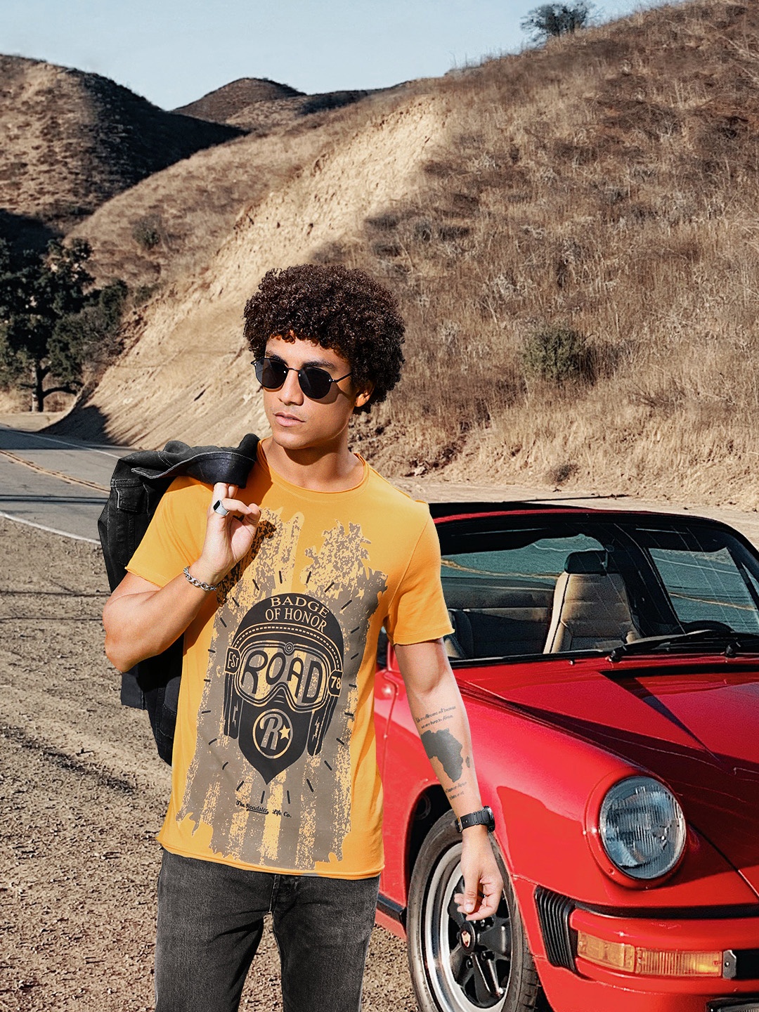 

Roadster Men Mustard Yellow & Black Printed Round Neck T-shirt