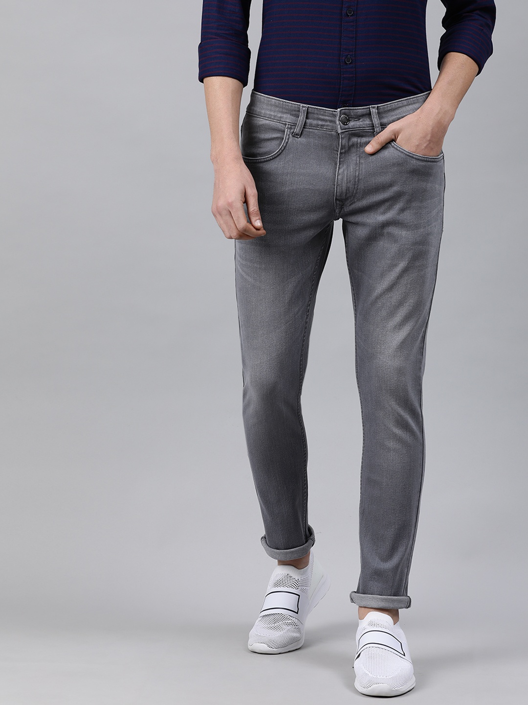 

WROGN Men Grey Slim Fit Mid-Rise Clean Look Stretchable Jeans