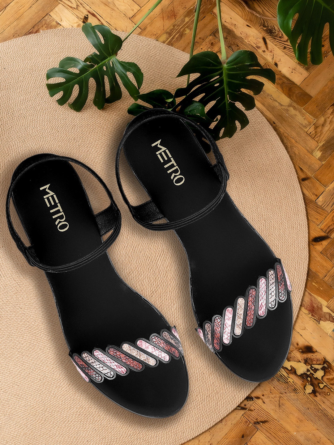 

Metro Women Pink Animal Printed Heels
