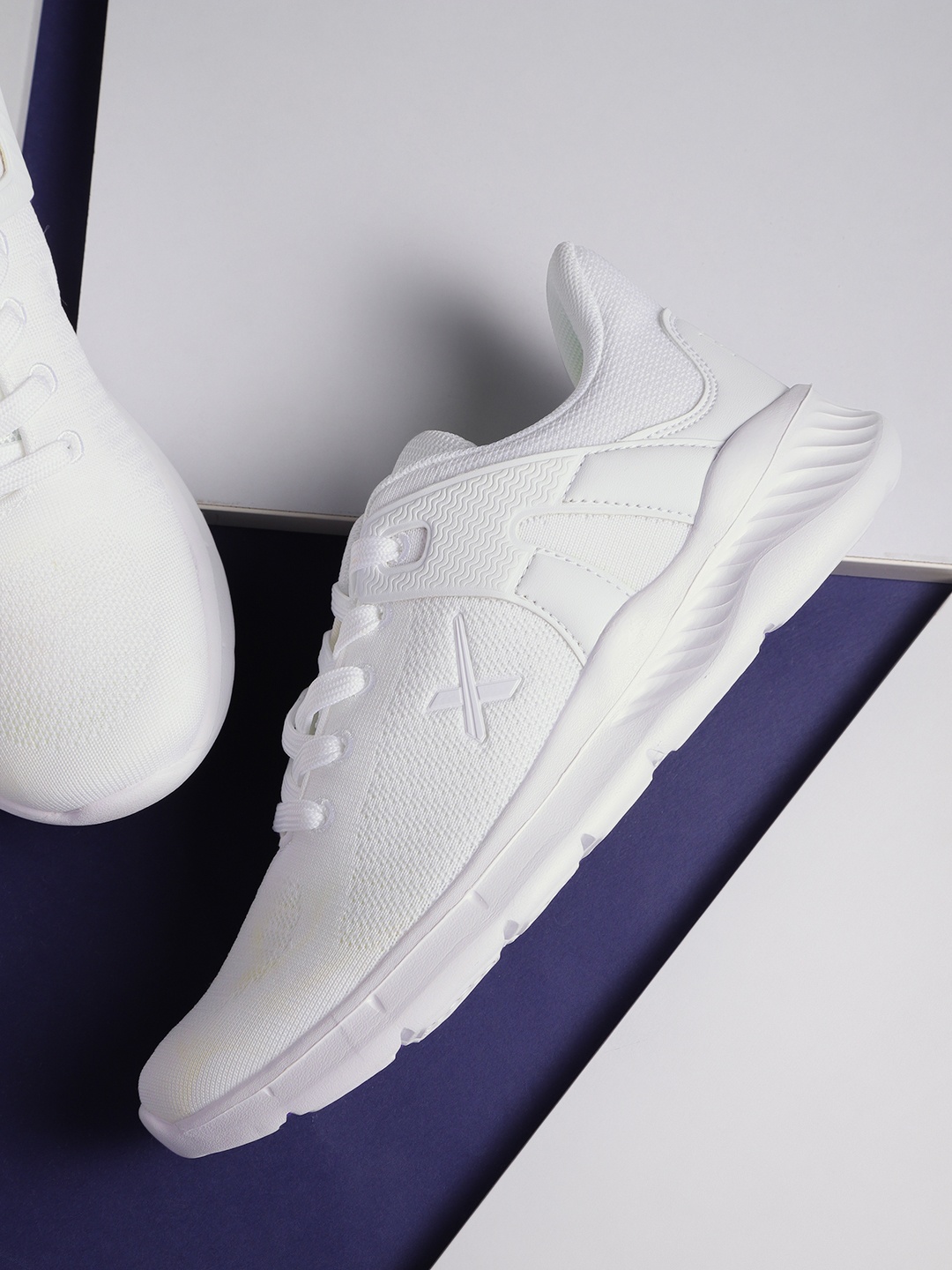 

HRX by Hrithik Roshan Men White Knit Flex L1 Running Shoes