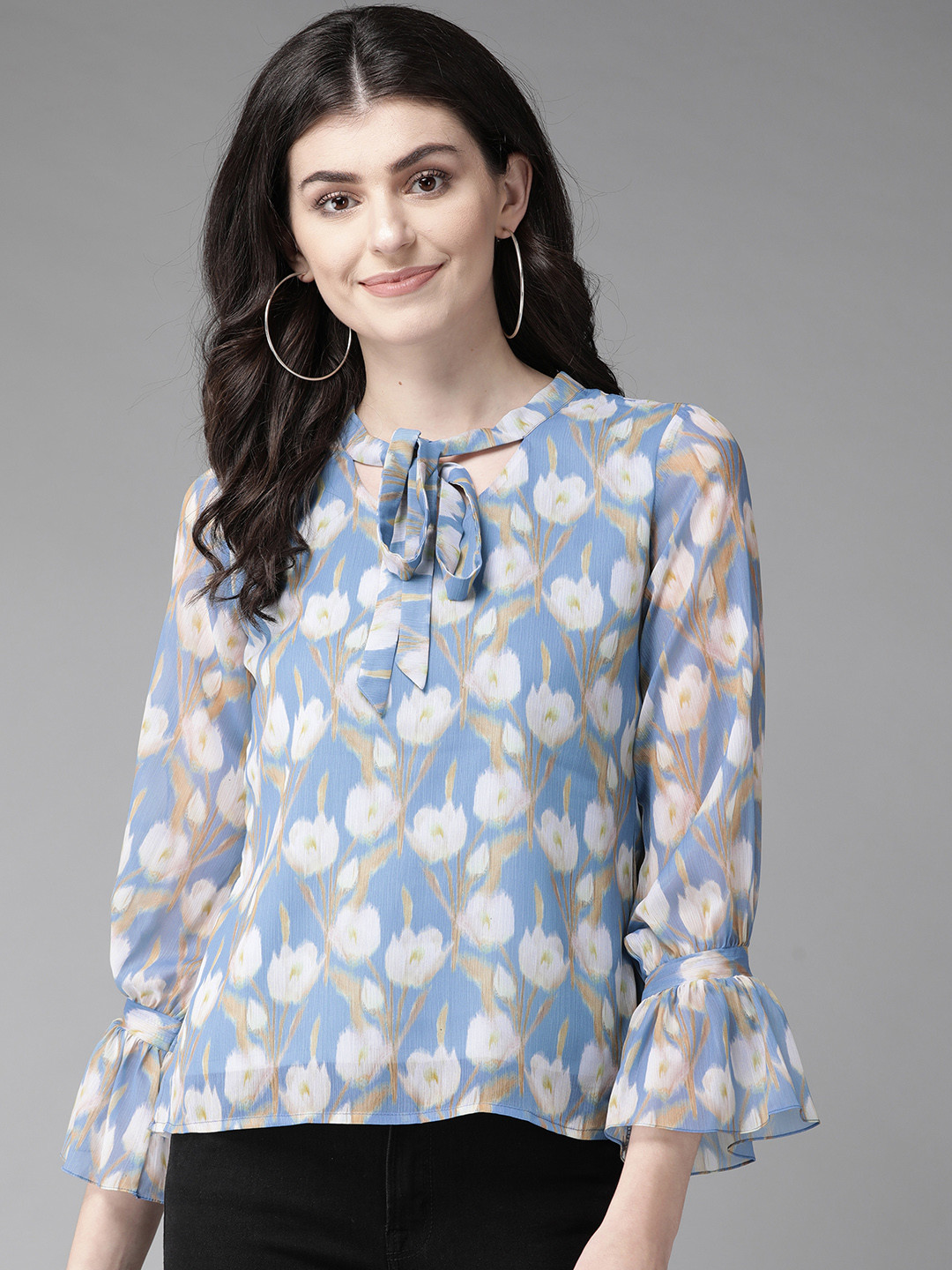 

MISH Women Blue & Off-White Floral Printed Top