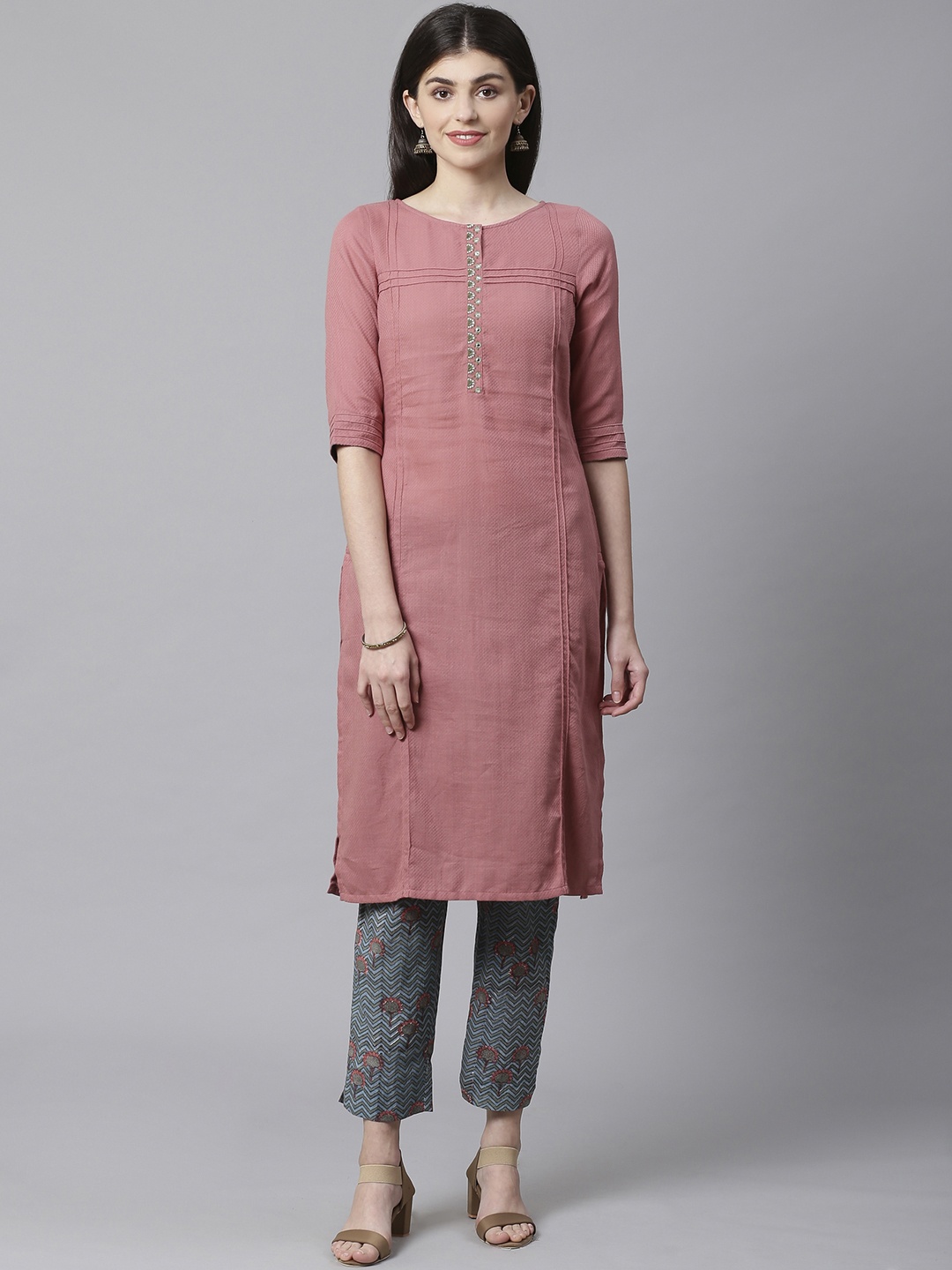 

Fabindia Women Dusty Pink & Green Dobby Design Kurta with Trousers