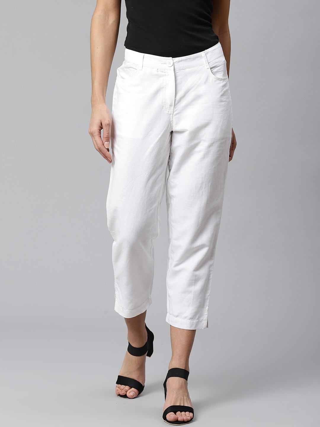 

Fabindia Women White Regular Fit Solid Cropped Regular Trousers
