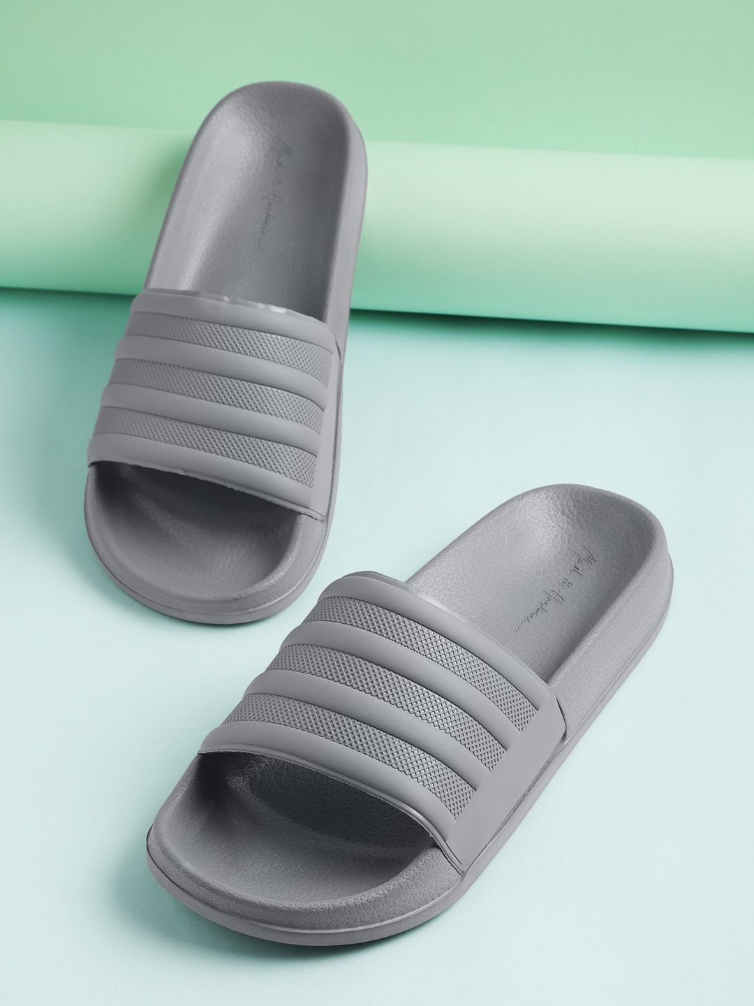 

Mast & Harbour Men Grey Solid Sliders