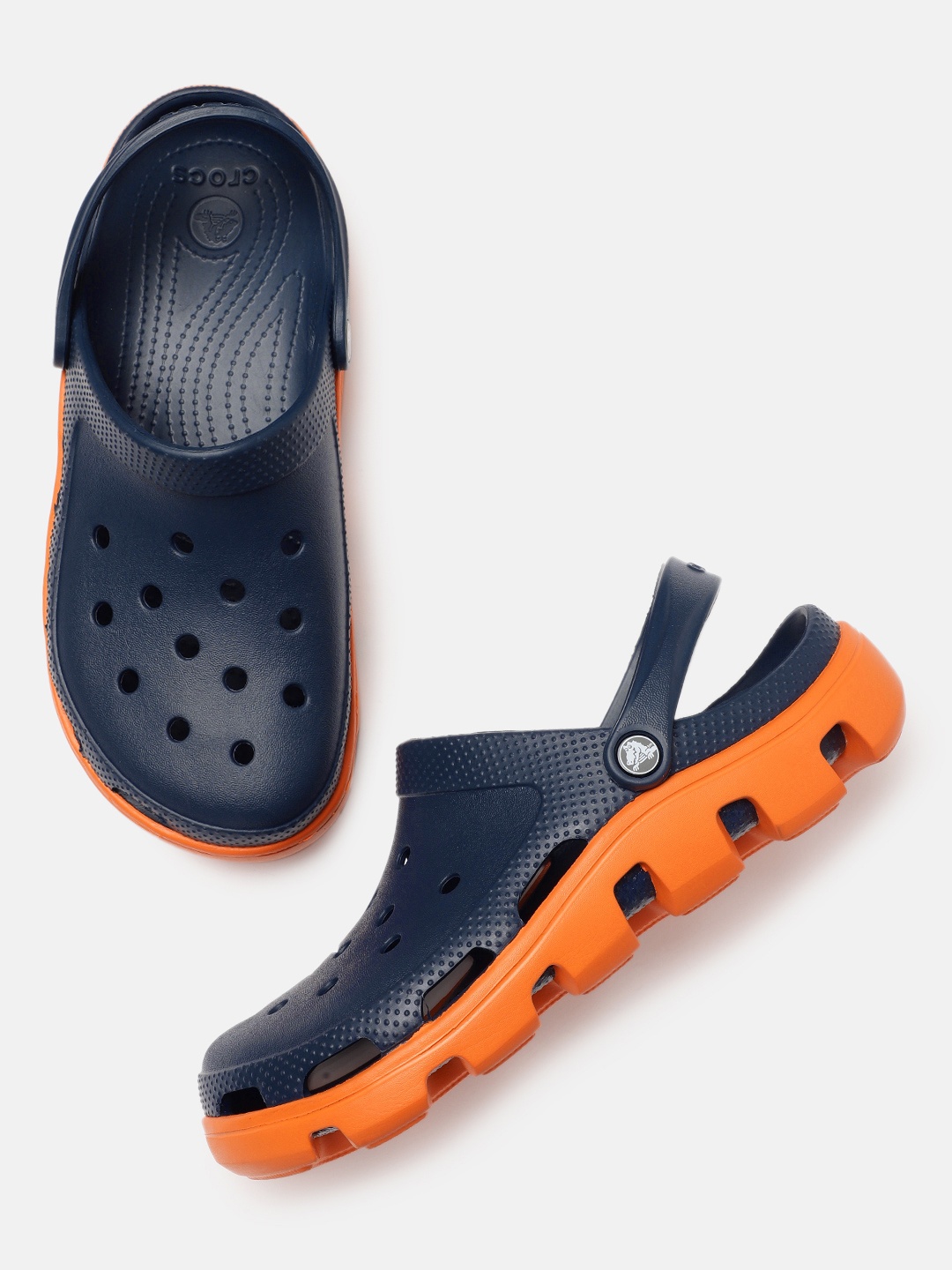 

Crocs Unisex Navy Blue Solid Clogs