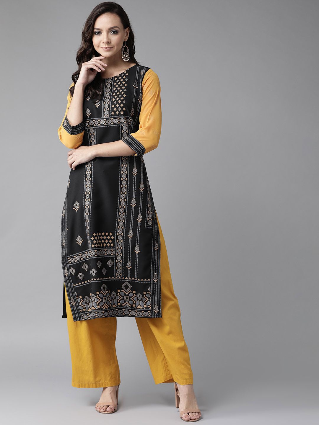 

Ahalyaa Women Black & Grey Screen Print Straight Kurta