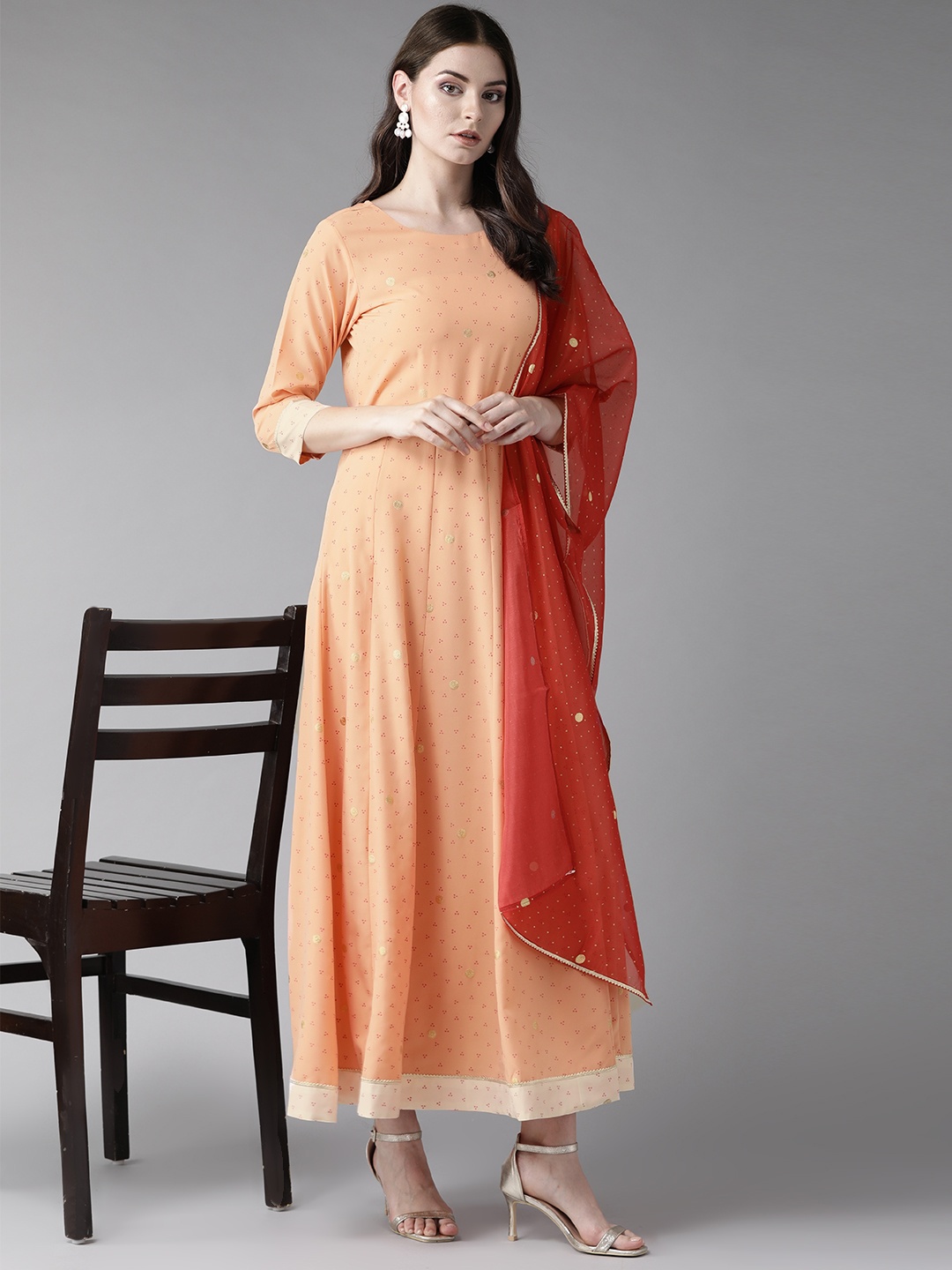 

Ahalyaa Women Peach-Coloured & Rust Orange Printed Maxi Dress With Dupatta