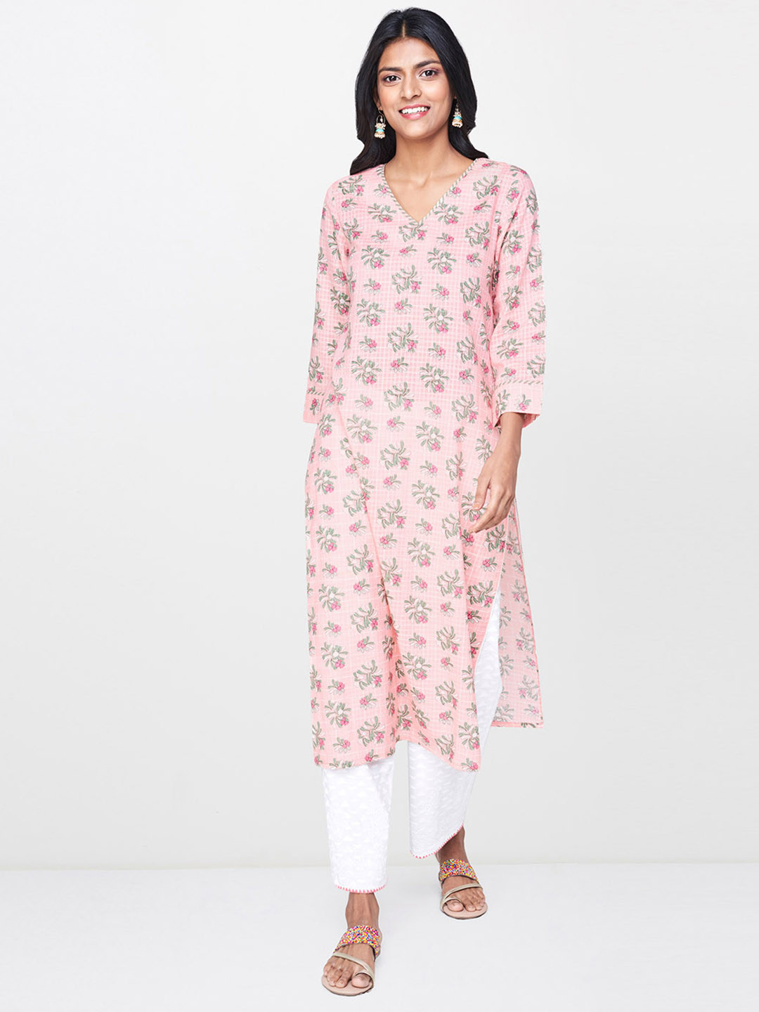 

Global Desi Women Pink & Green Floral Printed Straight Kurta