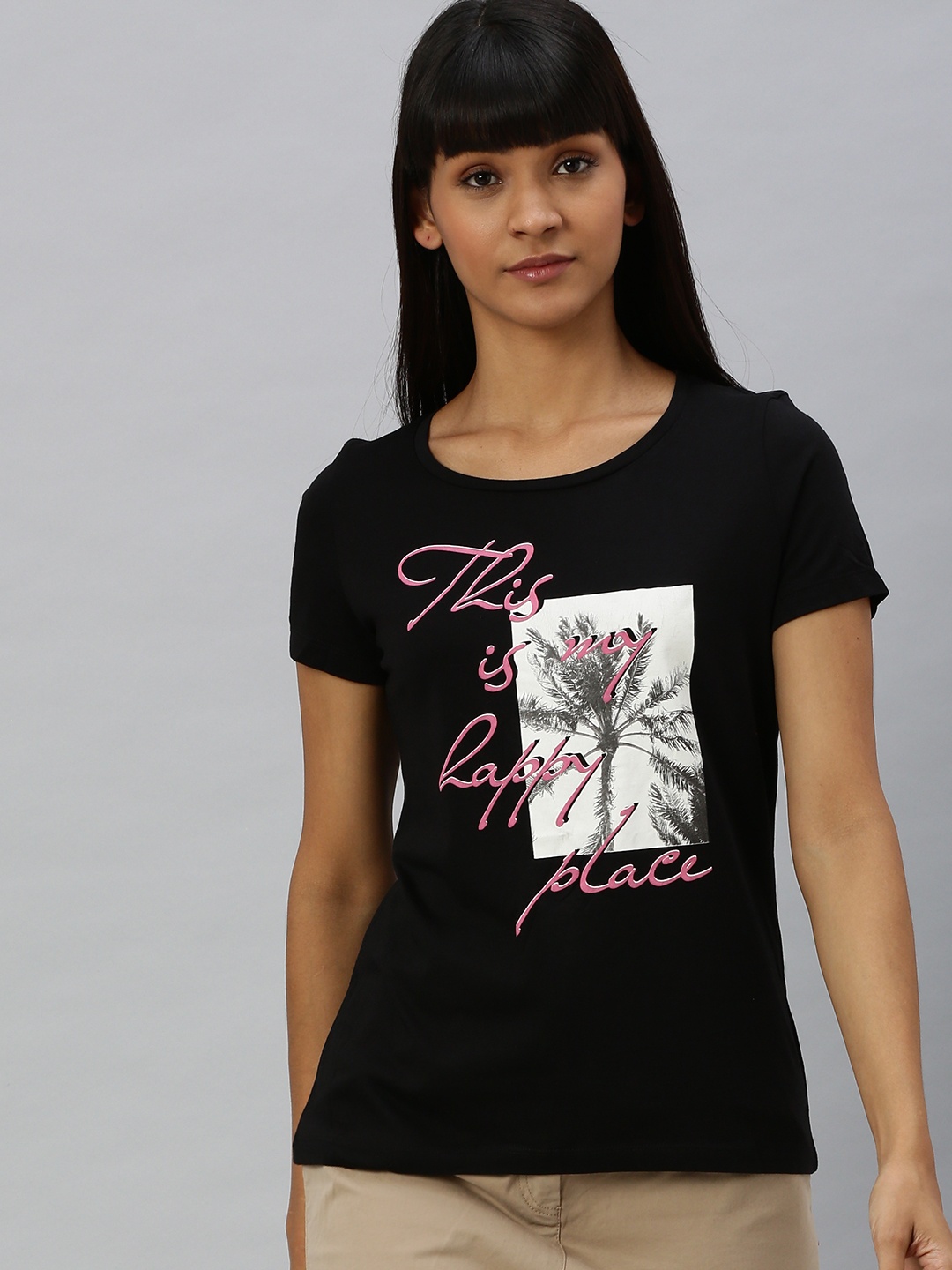

Vero Moda Women Black Typography Printed Round Neck T-shirt