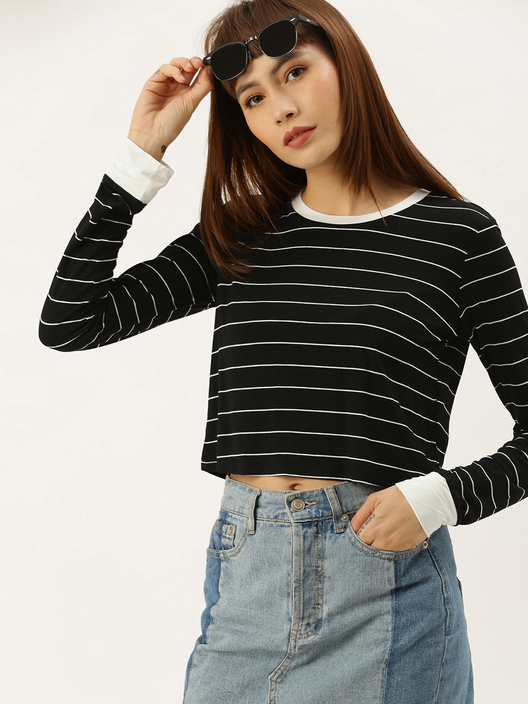 

FOREVER 21 Women Black & White Striped Round Neck T-shirt