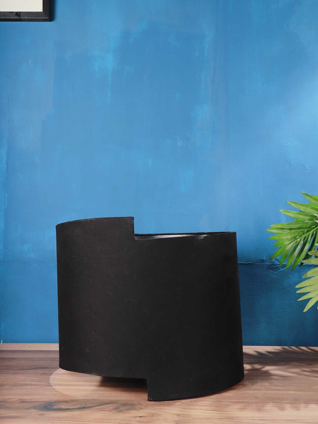 

Grated Ginger Black Solid Handcrafted Bedside Standard Lamp
