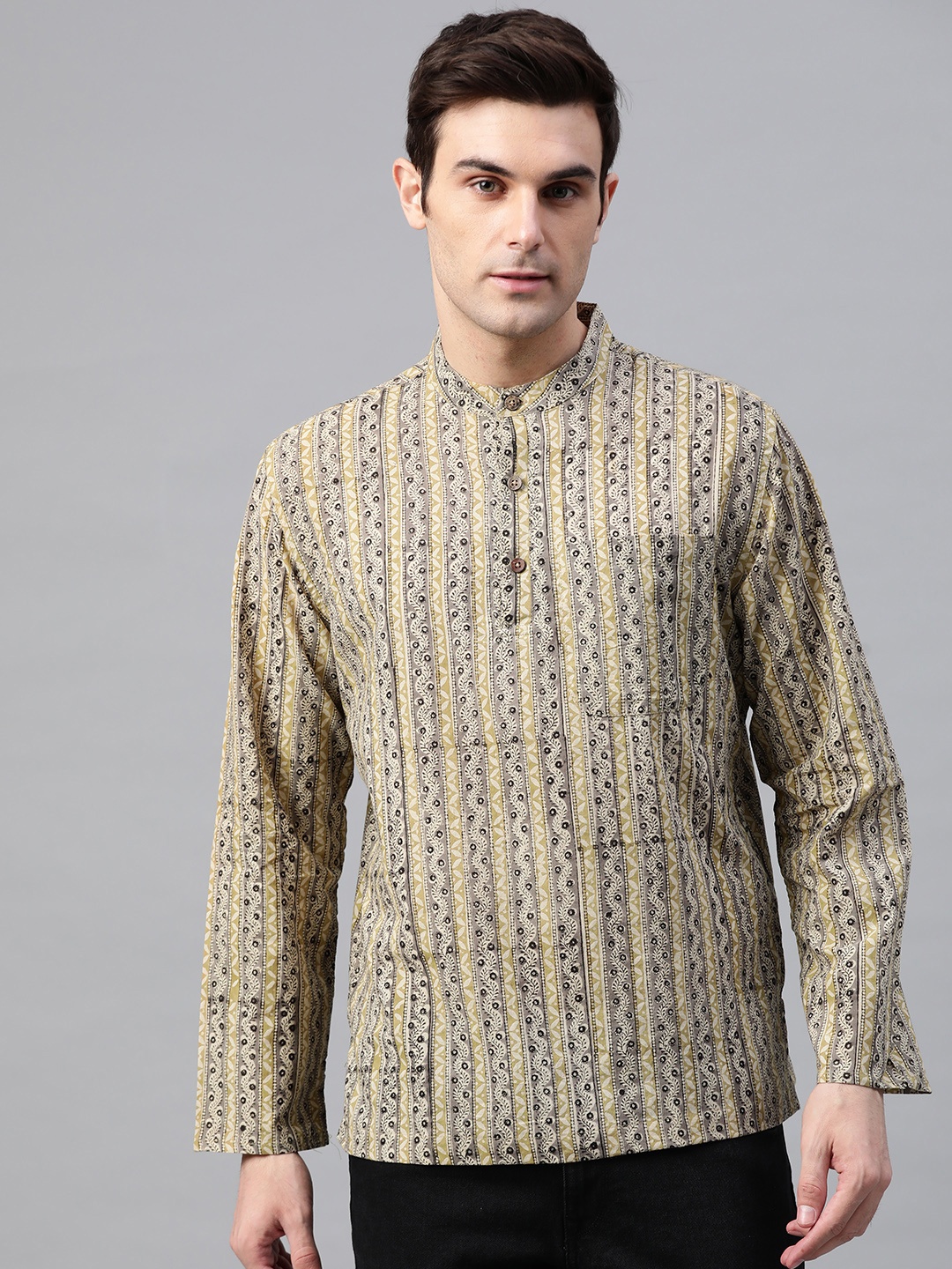 

Fabindia Men Beige & Grey Kalamkari Print Straight Kurta