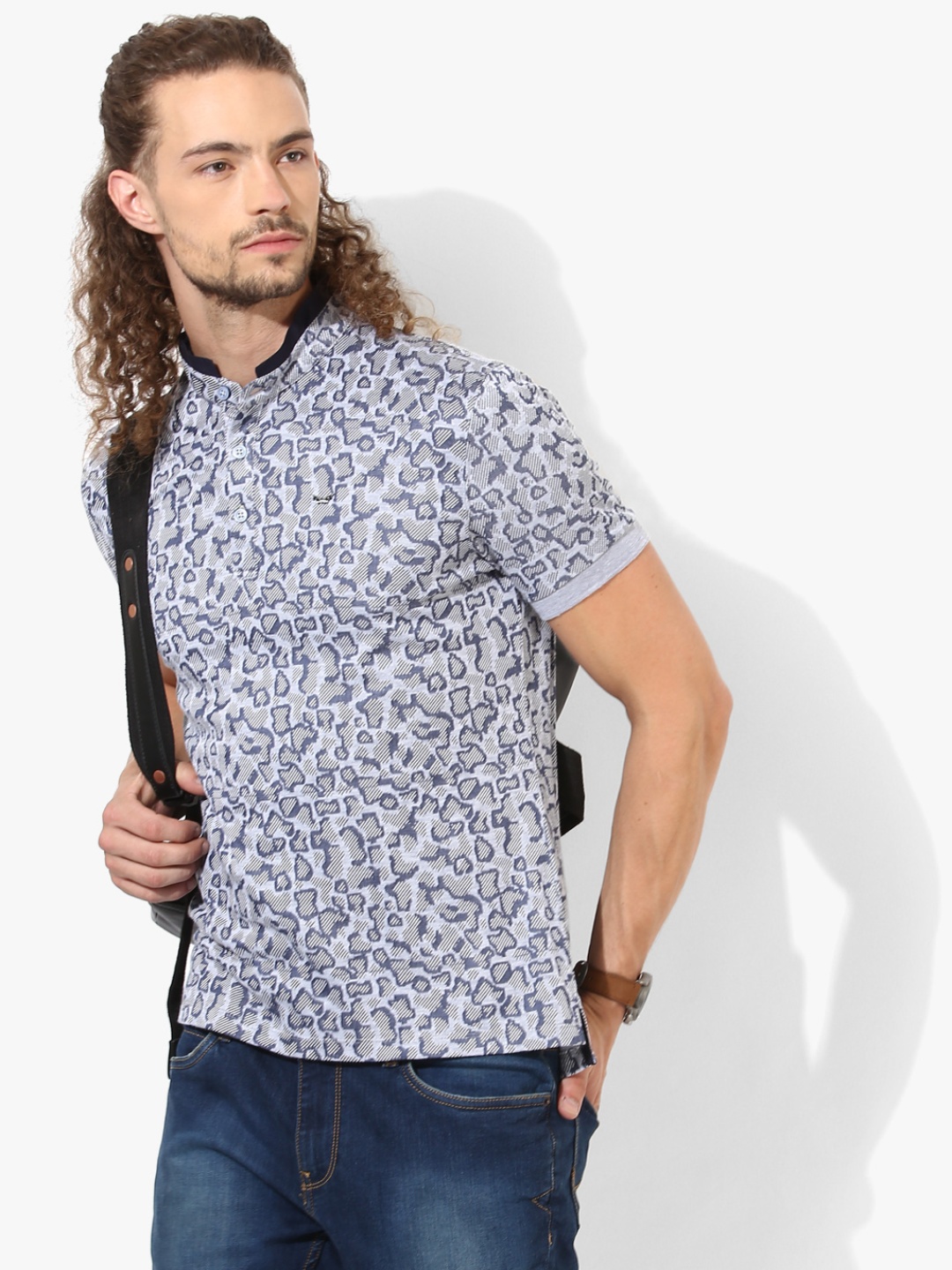 

CAMLA Men Grey Printed Round Neck T-shirt