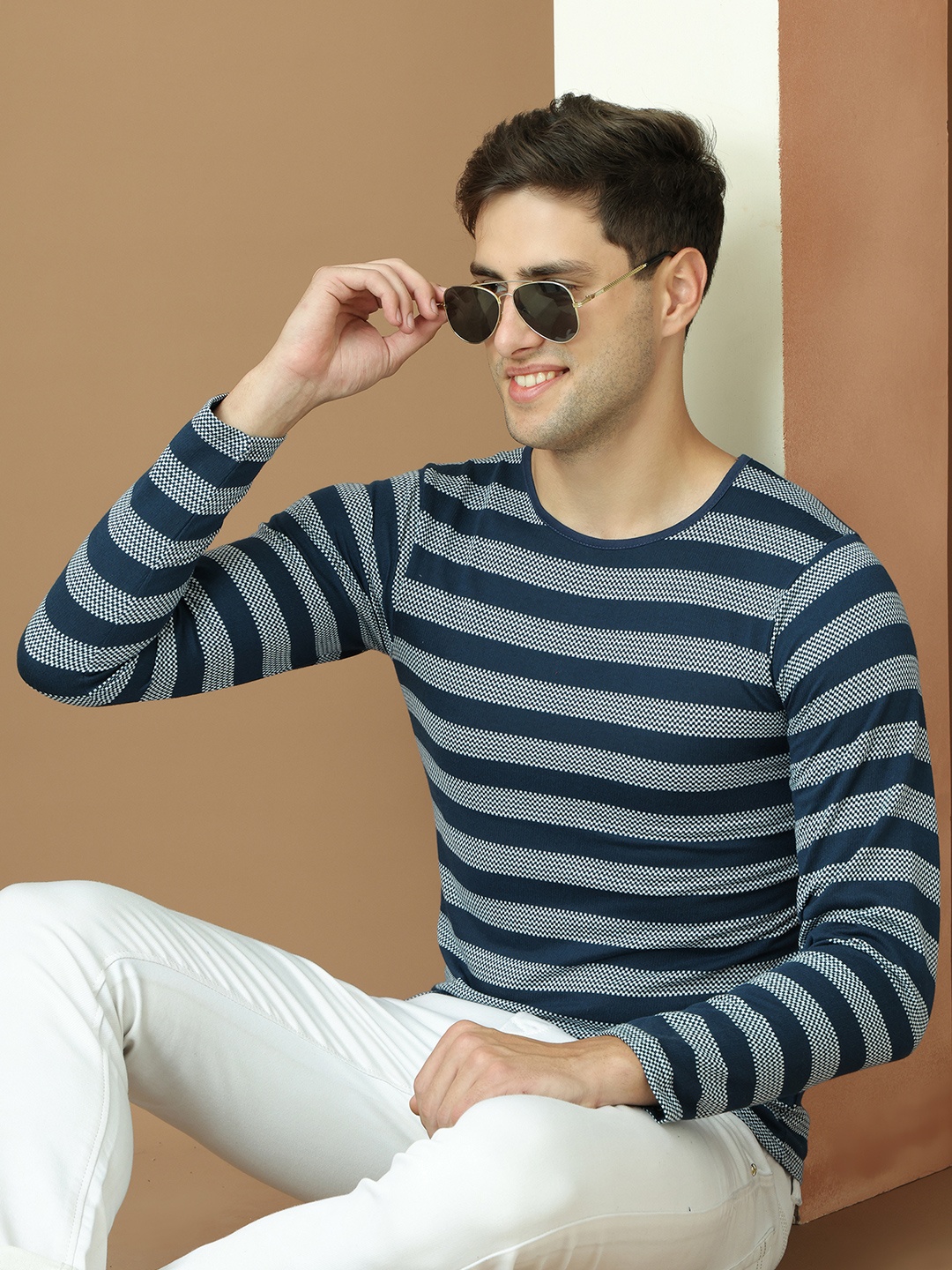 

VIMAL JONNEY Men Navy Blue Striped Round Neck T-shirt