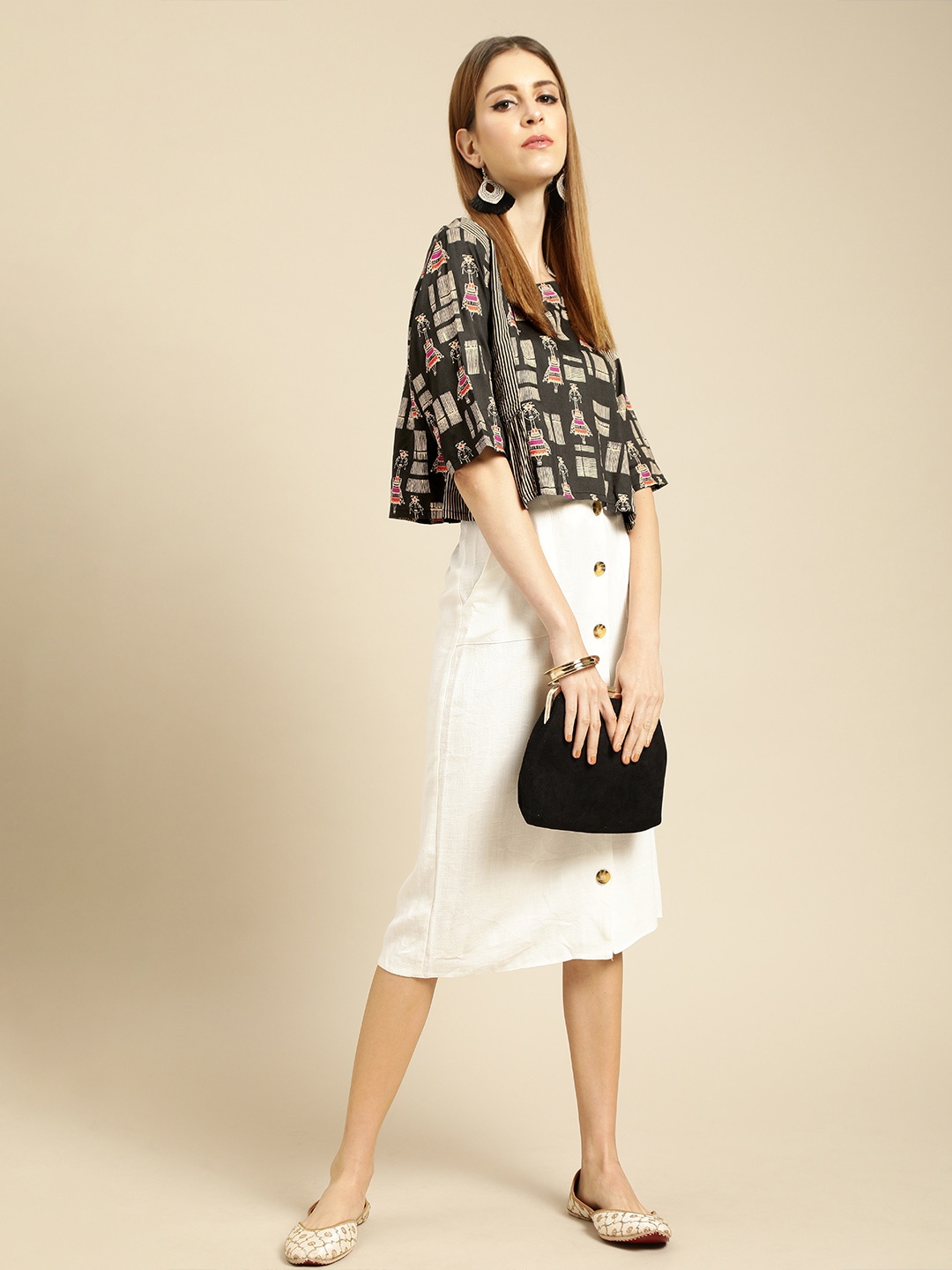 

Varanga Women Black & Beige Printed Boxy Top