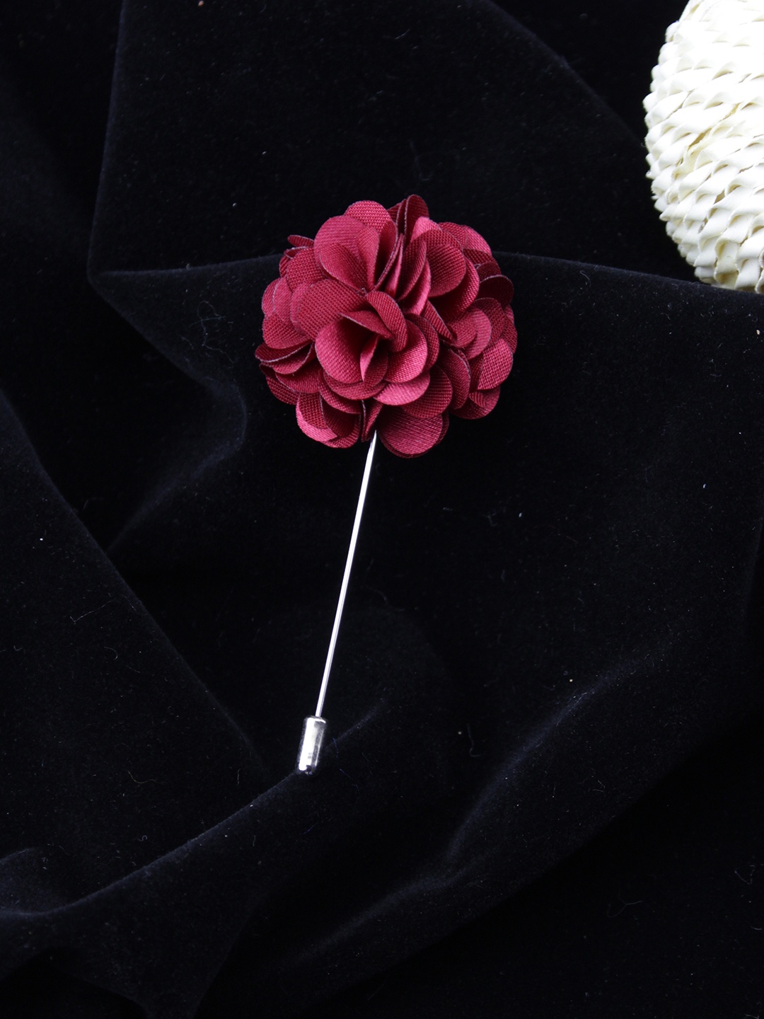 

PELUCHE Unisex Maroon Petals Brooch Lapel Pin