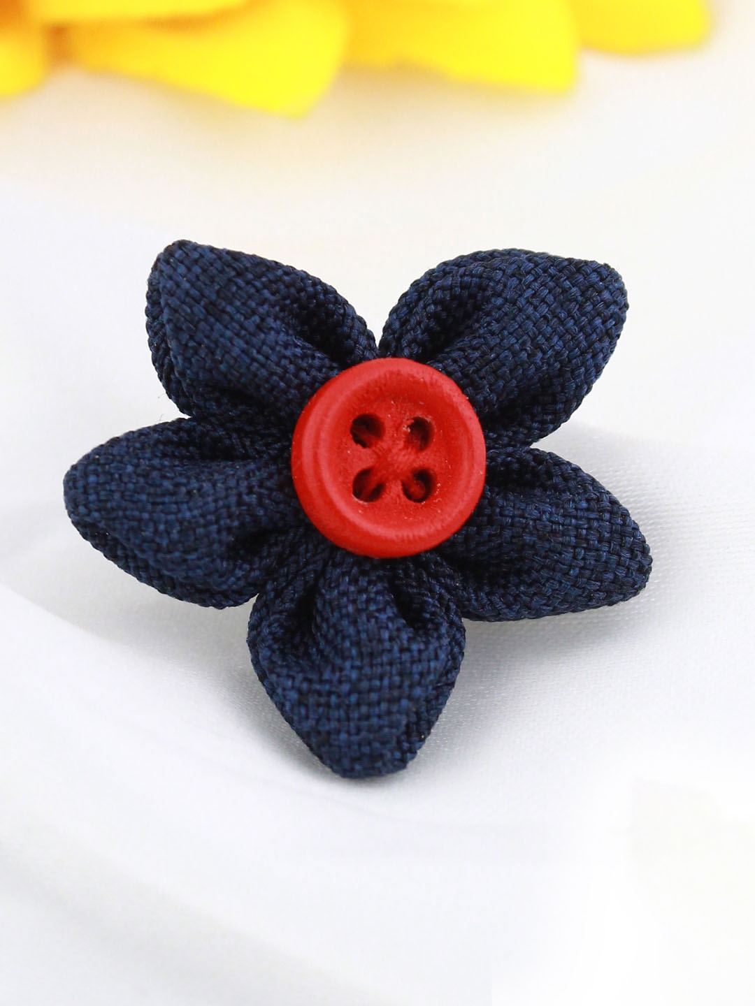 

PELUCHE Unisex Blue & Red Button Flower Brooch