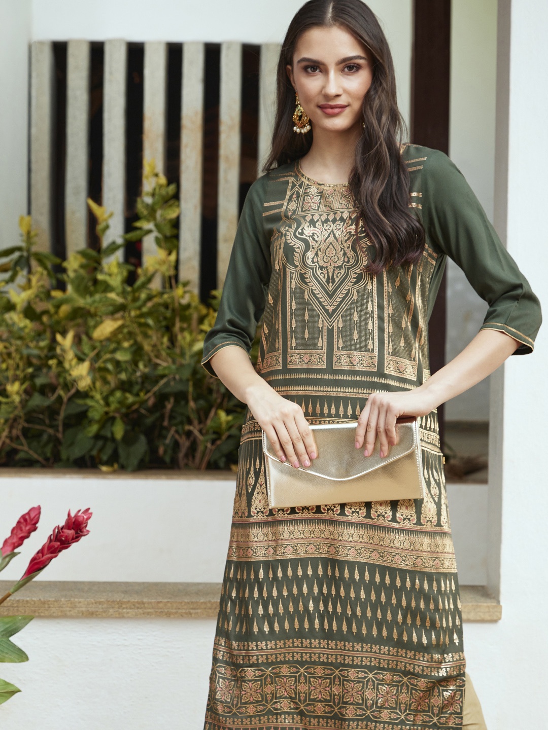 

AURELIA Women Olive Green & Golden Printed Straight Kurta