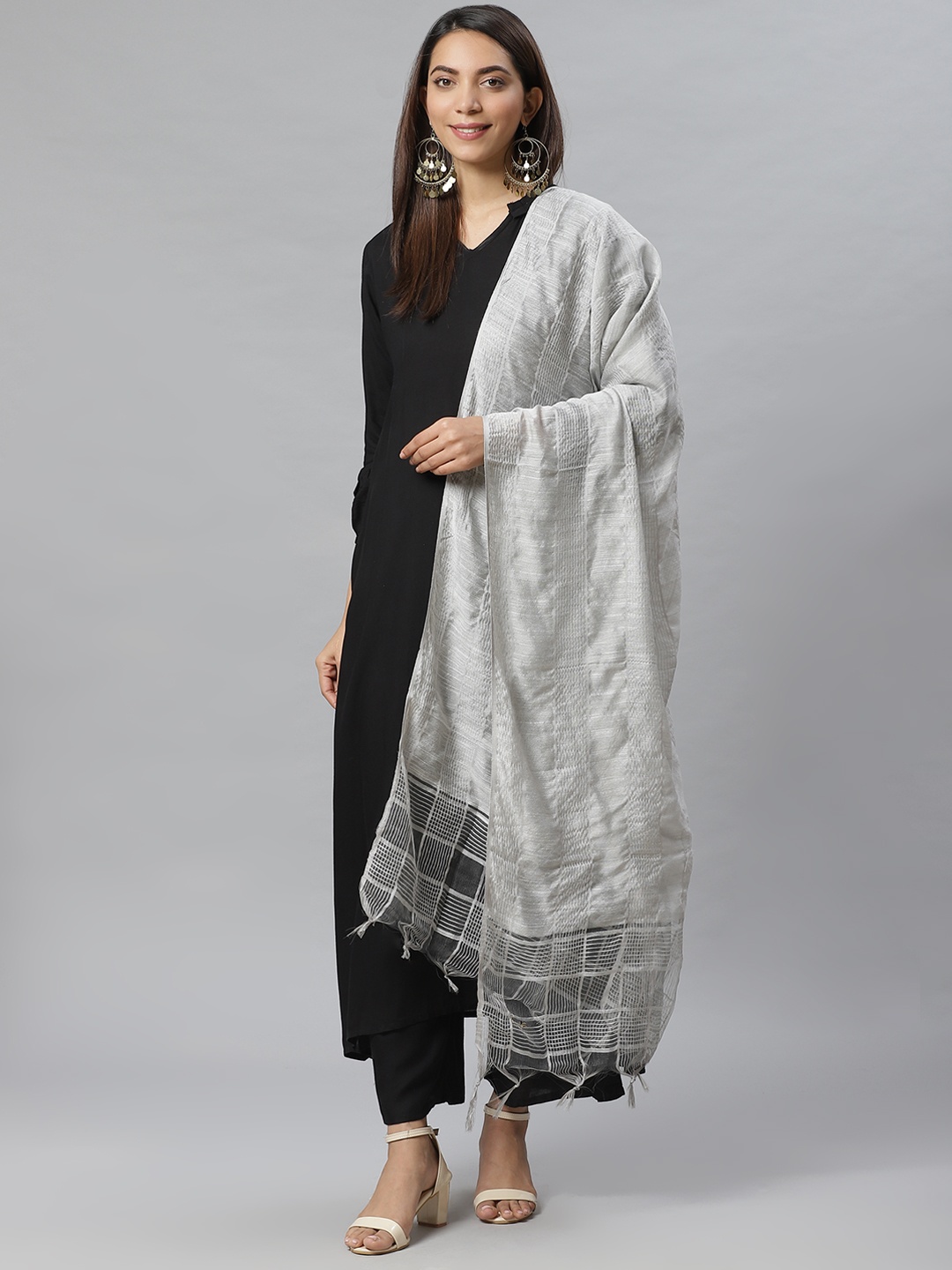 

AURELIA Silver Checked Dupatta